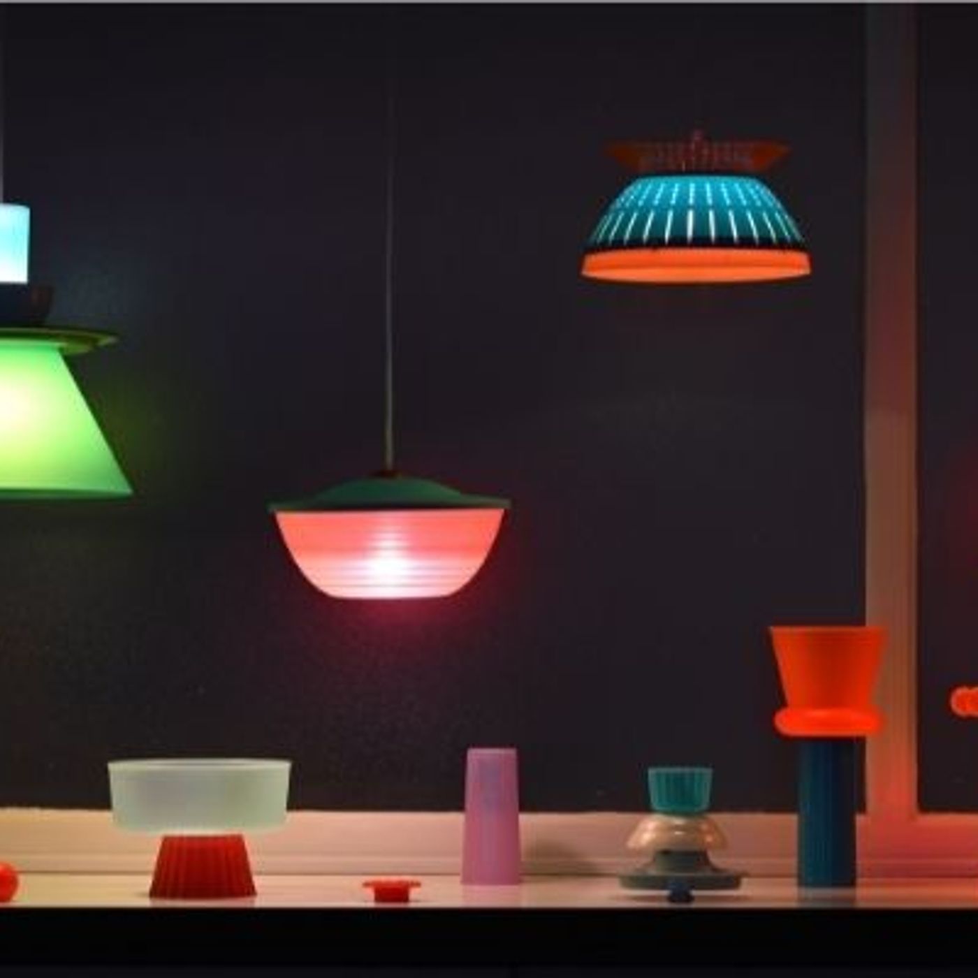 OVNIS : des luminaires à base de plastiques recyclés episode artwork