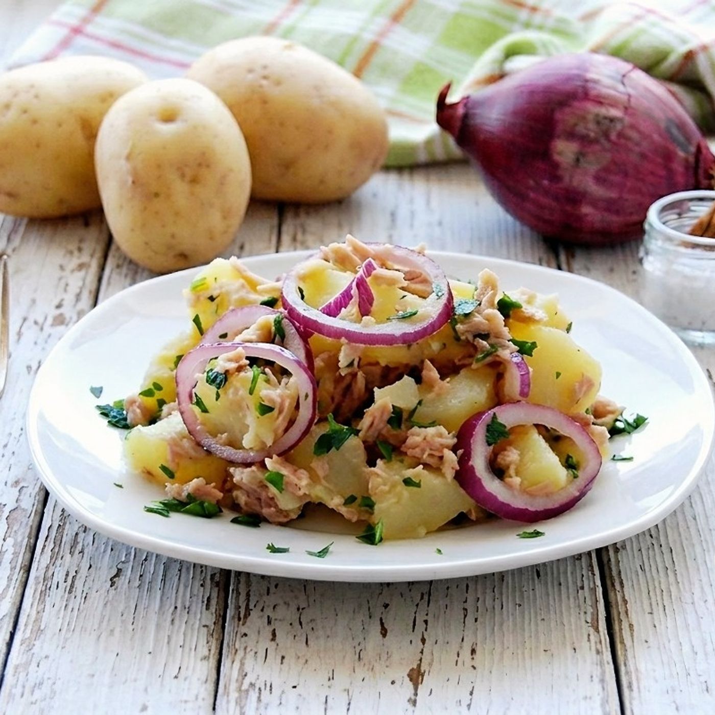 INSALATA DI PATATE E TONNO CON CIPOLLA ROSSA episode artwork