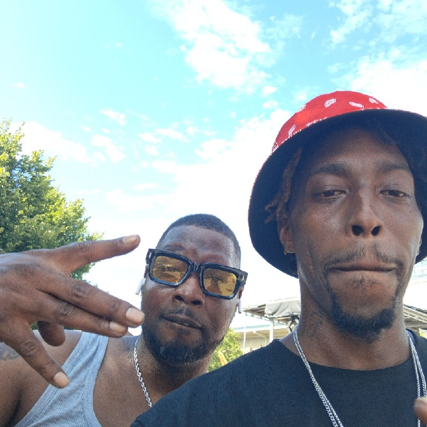 Episode 99 - Gutta's podcast107.1 power bash