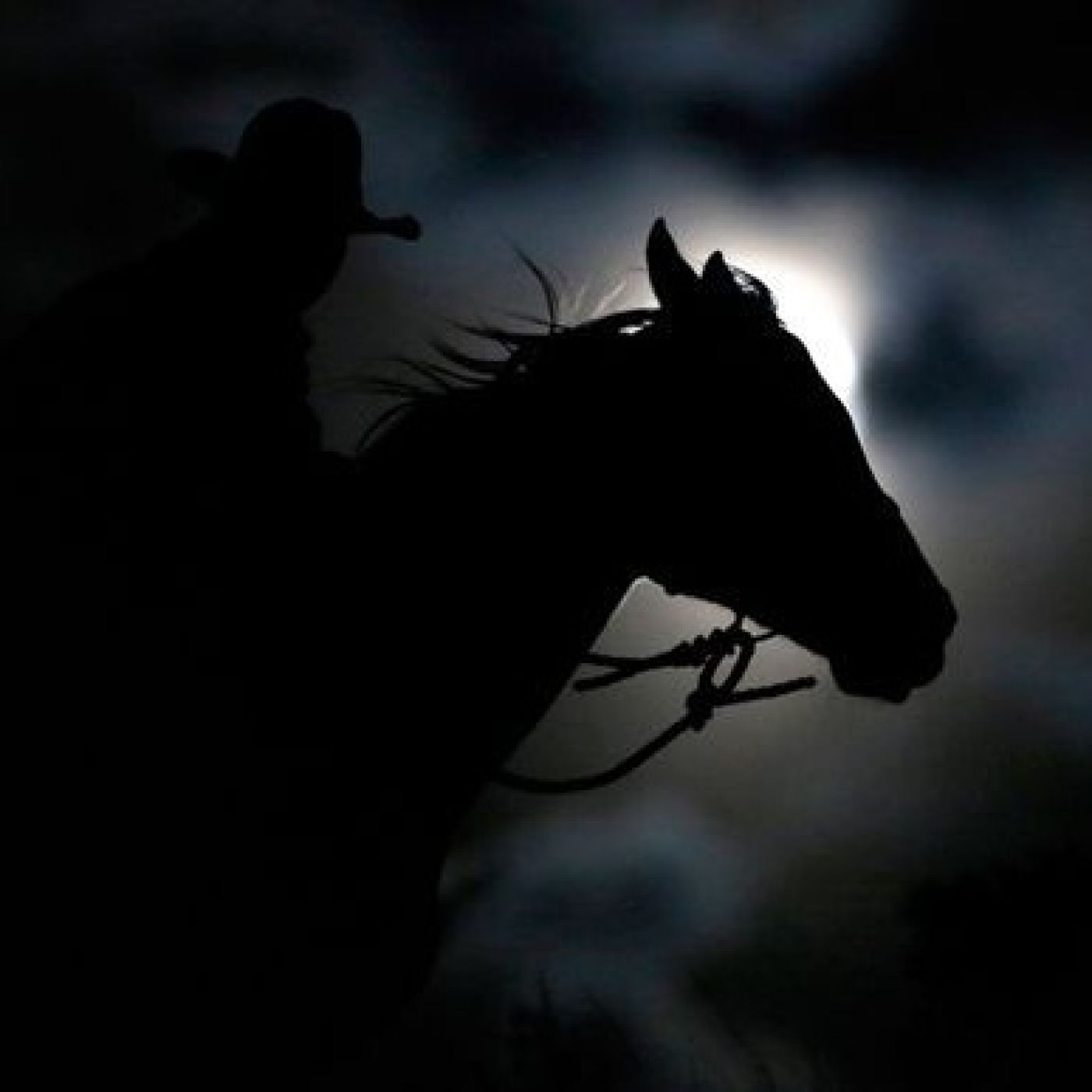 UNA RUTA PARANORMAL