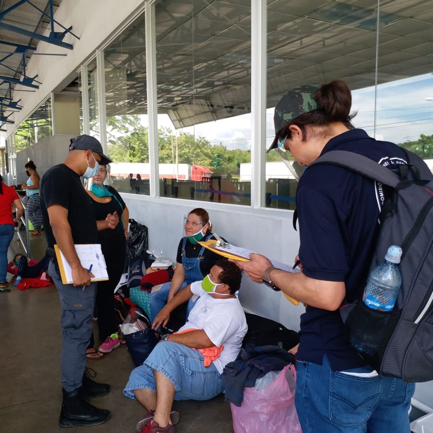 Nicaraguenses varados en Peñas Blancas cumplen más de 9 días en pésimas condiciones