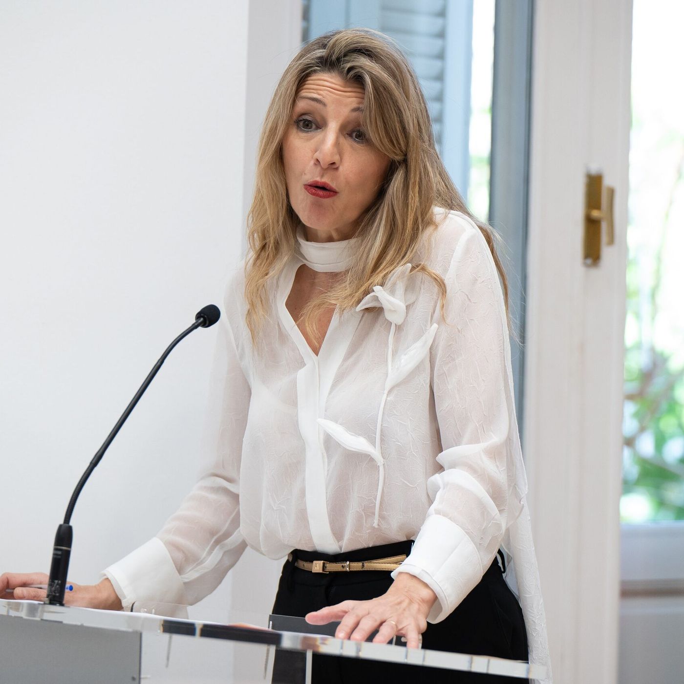 Crónica Rosa: Yolanda Díaz, a los tribunales por acusar a Julio Iglesias de abusos sexuales