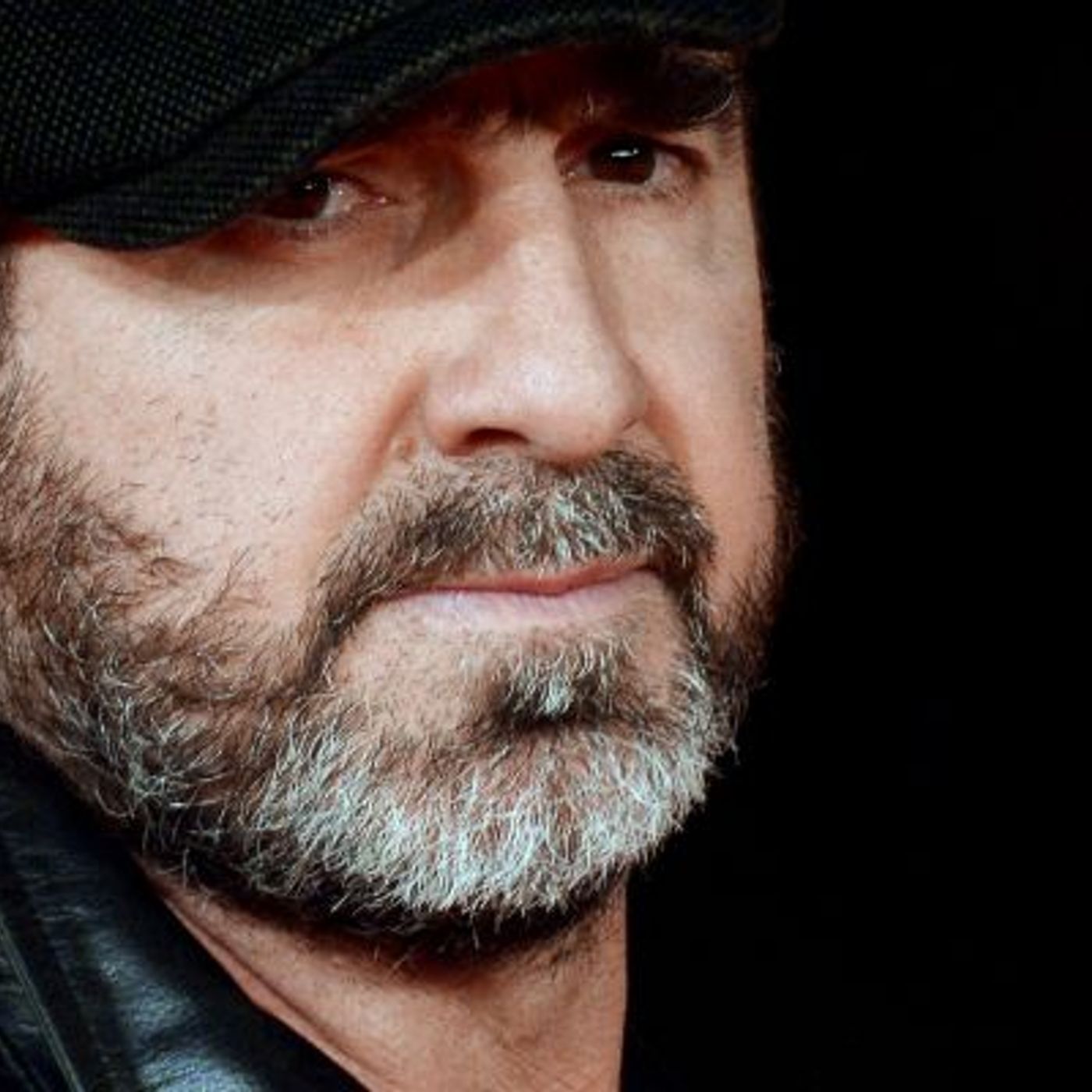 Eric Cantona sort un premier titre en Français