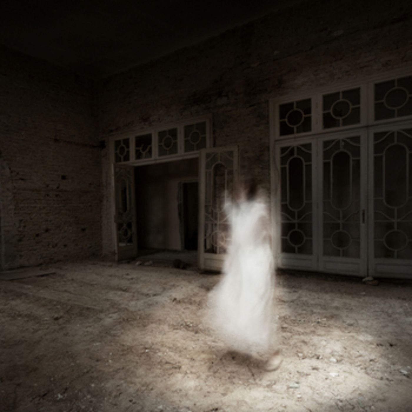 Al filo de lo real nº.194: fantasmas en el Equipo Quirúrgico,Misterios París,Entrevista Antonio Puente Mayor,OVNIs y CIA episode artwork
