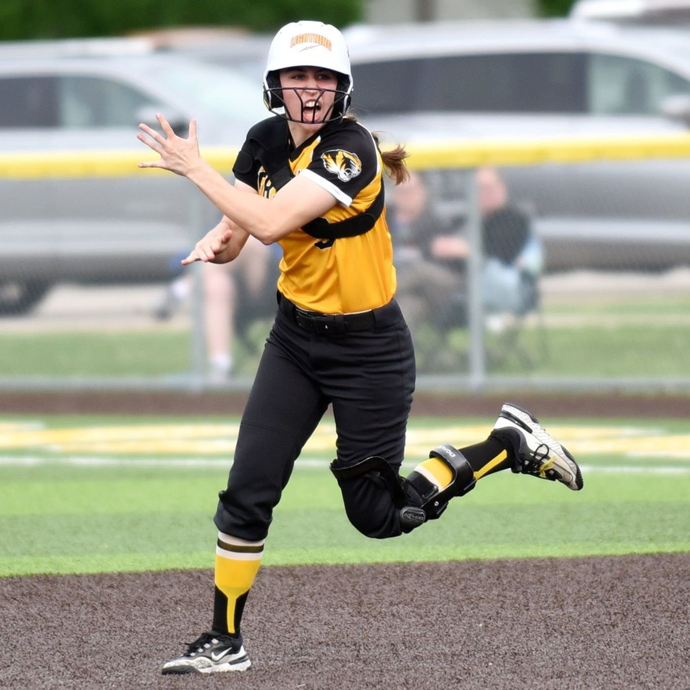 Keira Ahramovich’s go-ahead homer sparks Herscher’s late takeover of Peotone in regional quarters episode artwork