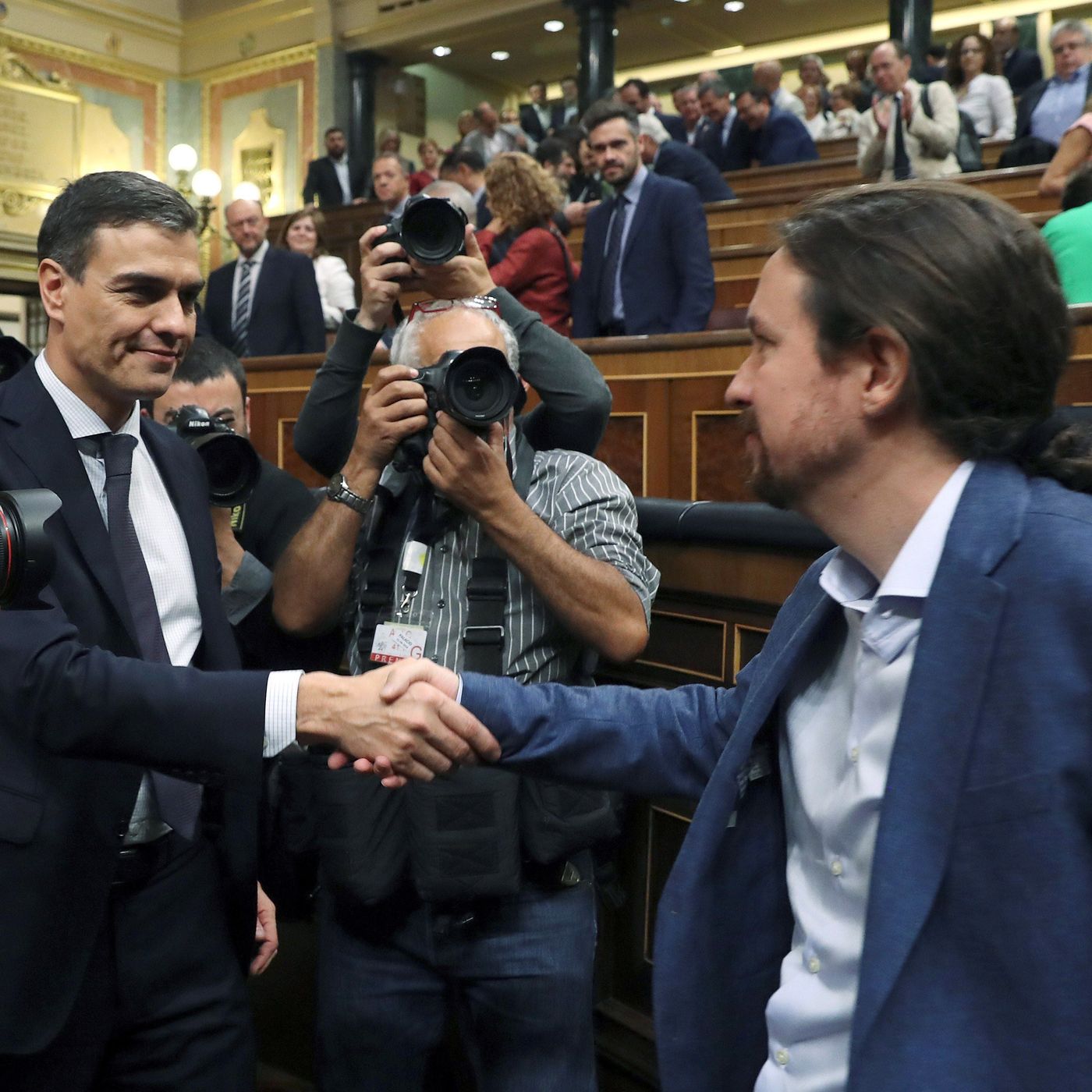 Elena Valenciano: 'El PSOE cometió un error al entregar a Podemos la bandera de la igualdad'" episode artwork
