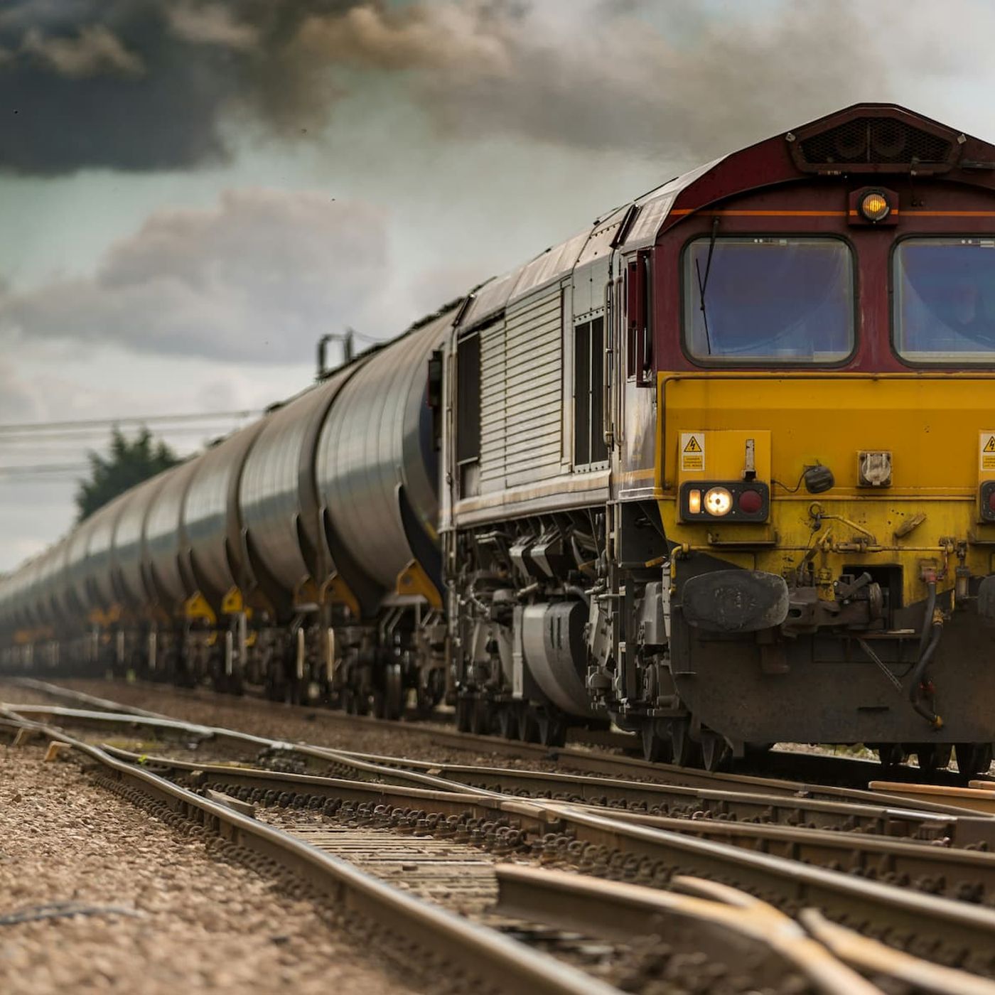 Il treno delle vette che sfida la montagna Il treno delle vette che sfida la montagna