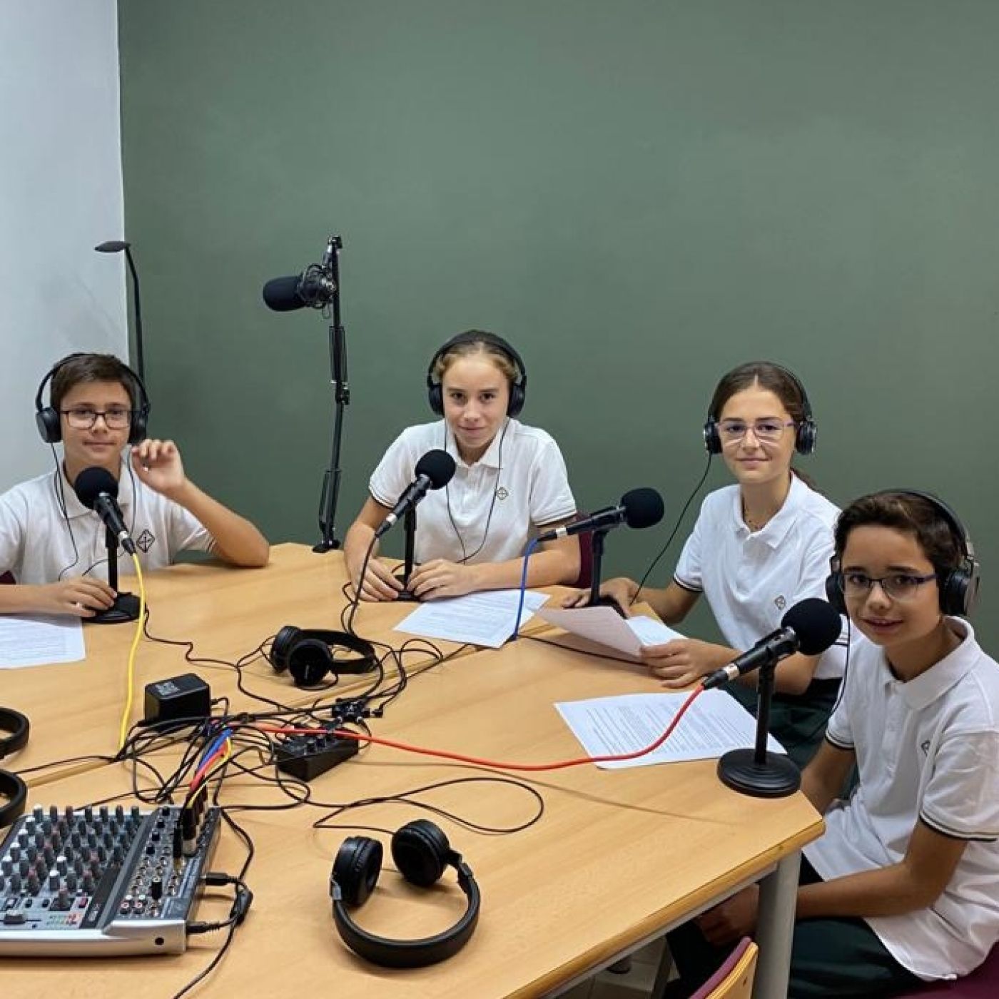 Portada de CVC RADIO