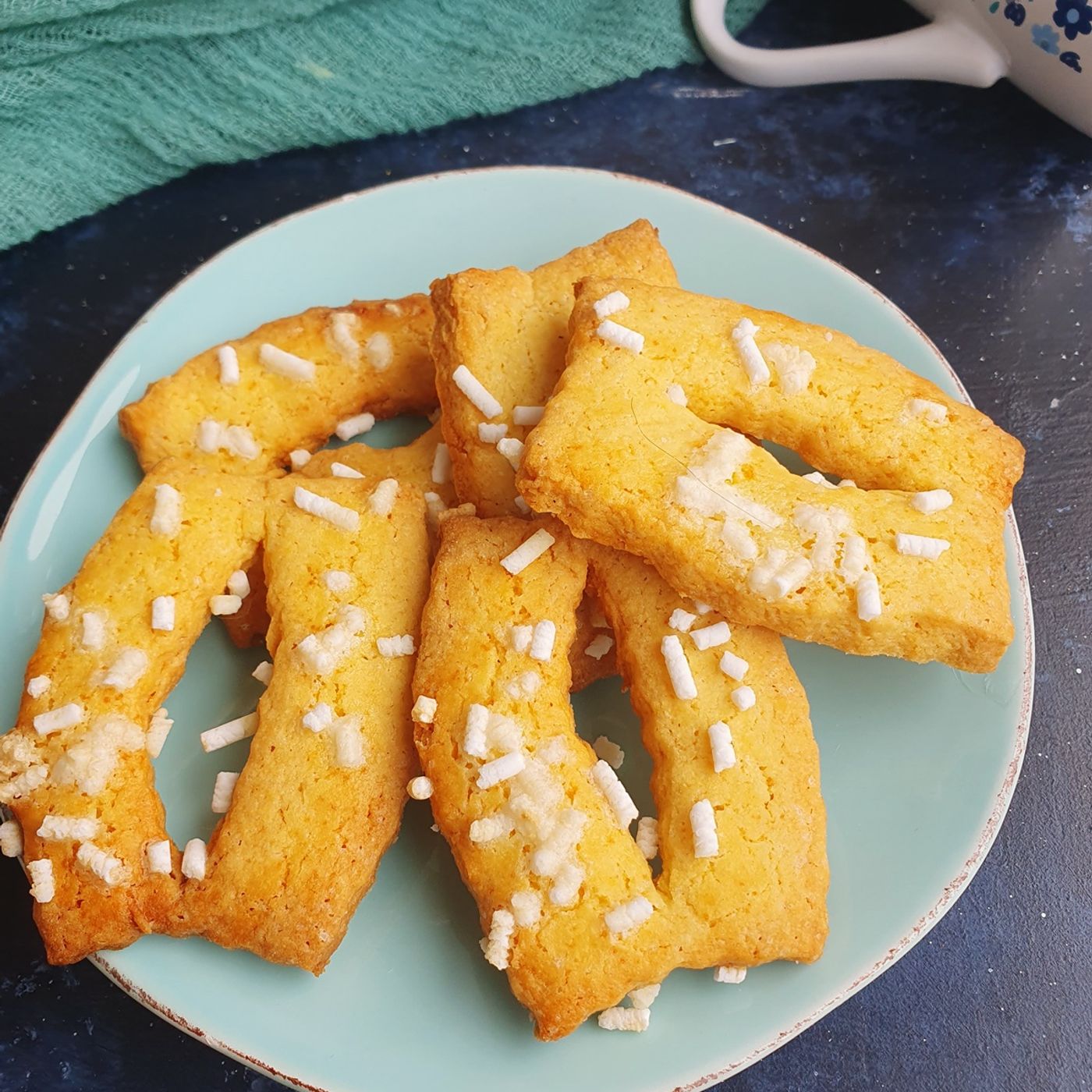 Biscotti caviadini fatti in casa con granella di zucchero, ricetta facile episode artwork