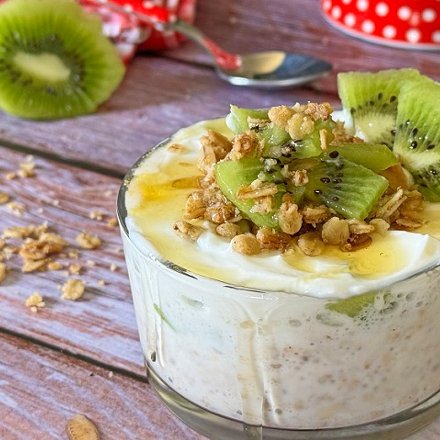 YOGURT E FIOCCHI DI AVENA (PORRIDGE OVERNIGHT OATS) CON KIWI e GRANOLA episode artwork