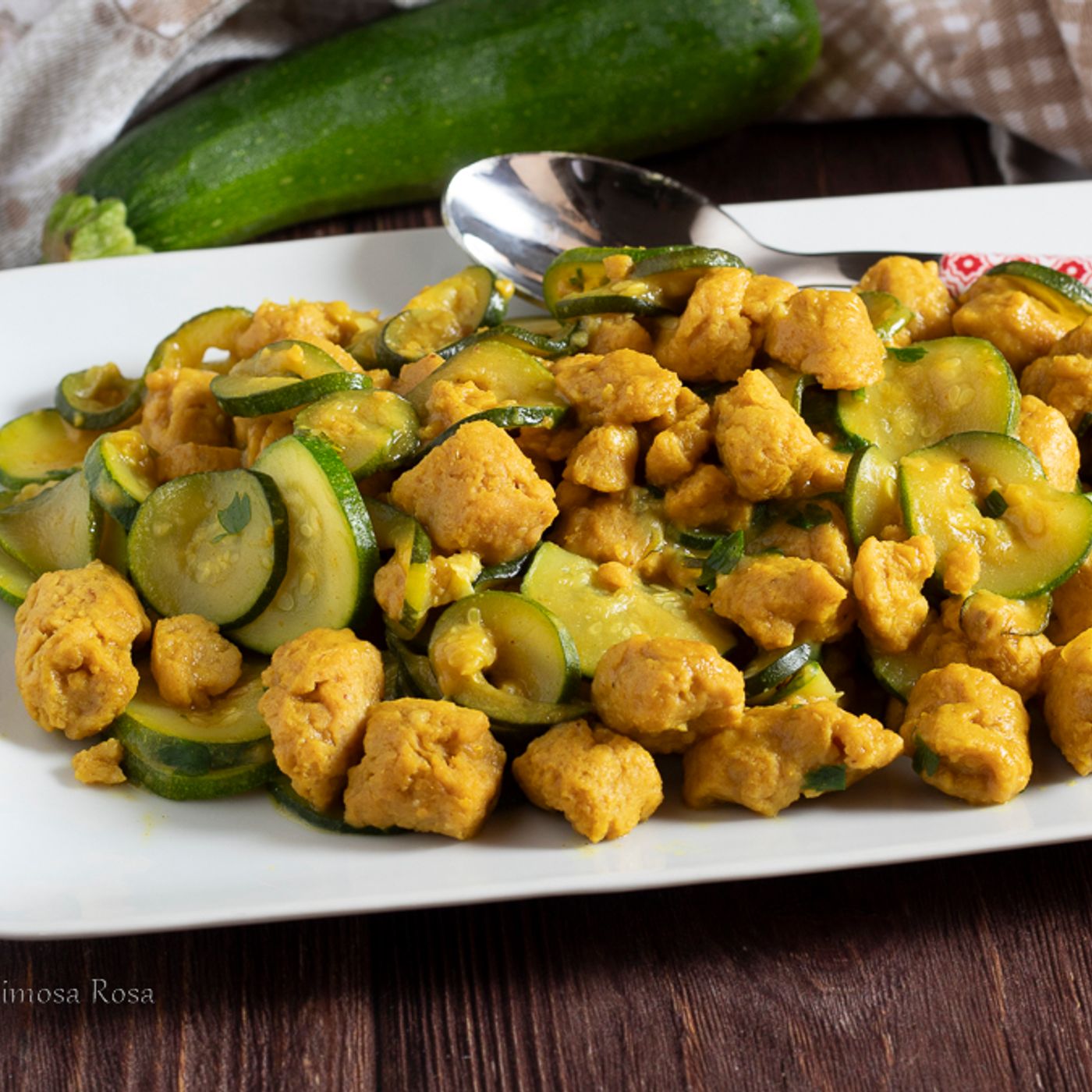 Bocconcini di soia con zucchine e curry, ricetta vegana episode artwork