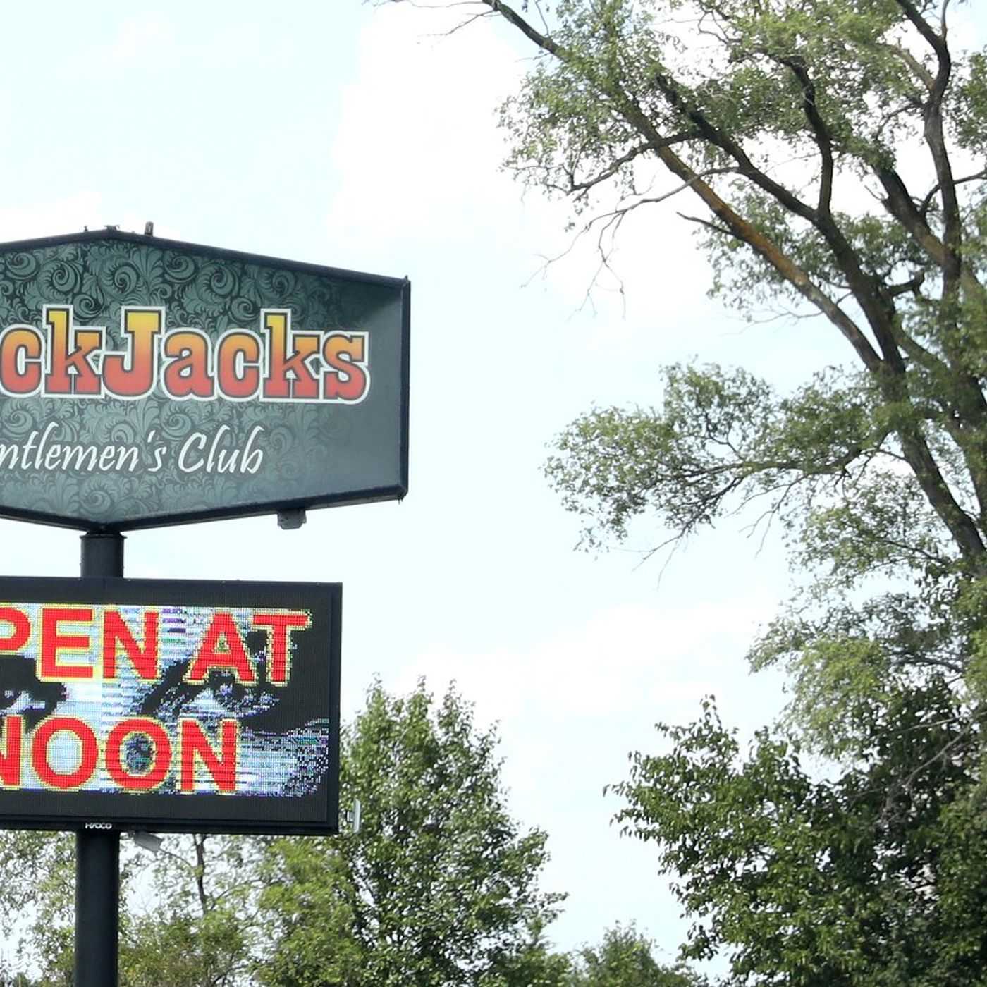 Kane County strip club gets long-sought liquor license, but fully nude dancers not allowed episode artwork