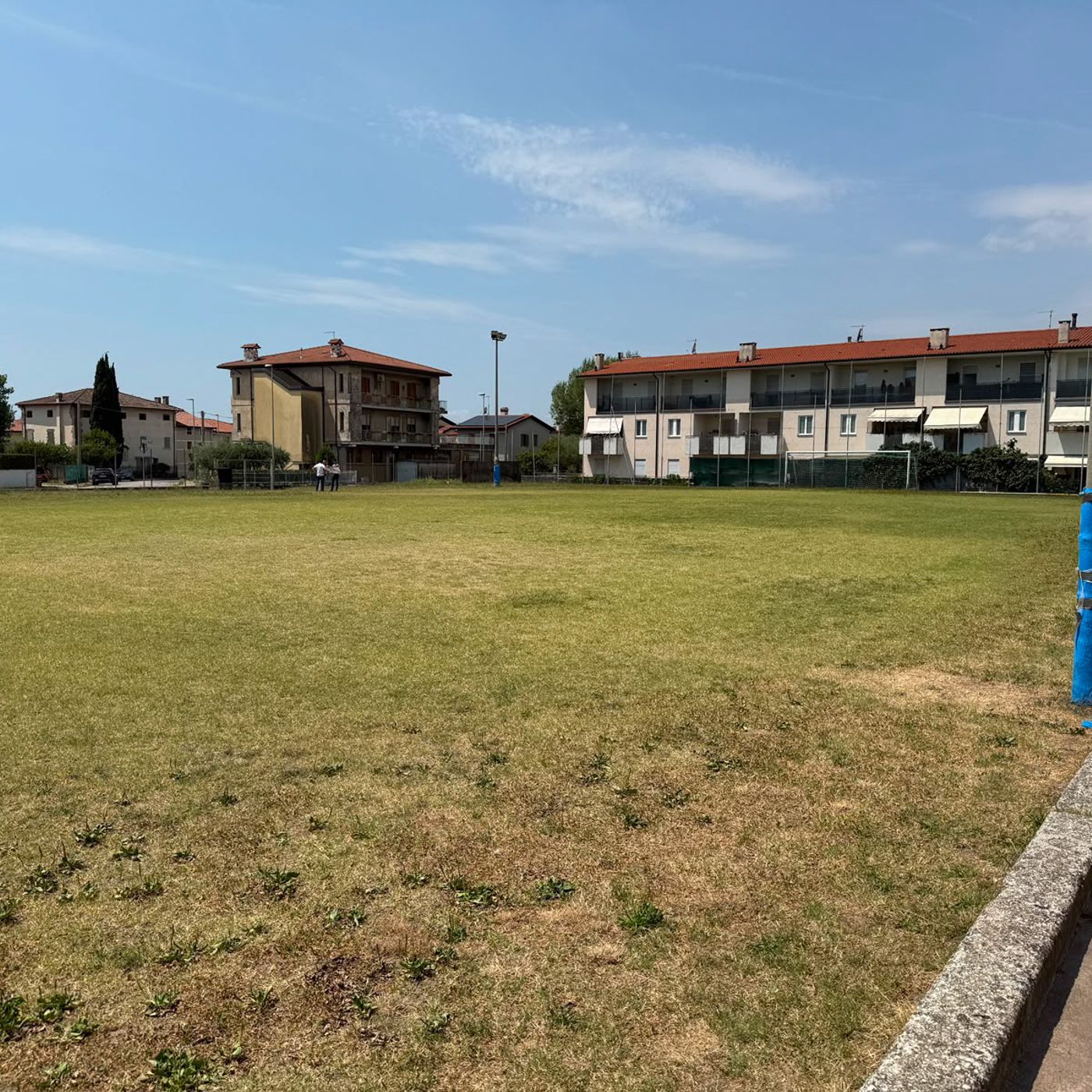 Nel complesso sportivo di via Canove un campo da calcio in erba sintetica episode artwork
