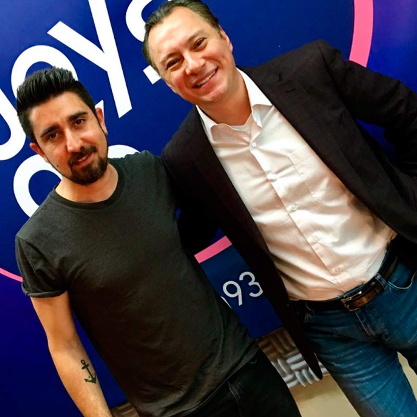 Esfera con: Alex Ubago en Hoy con Mariano