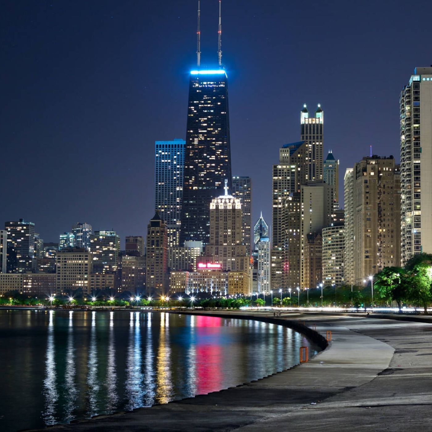Top 10 Luxury Hotels in Chicago episode artwork
