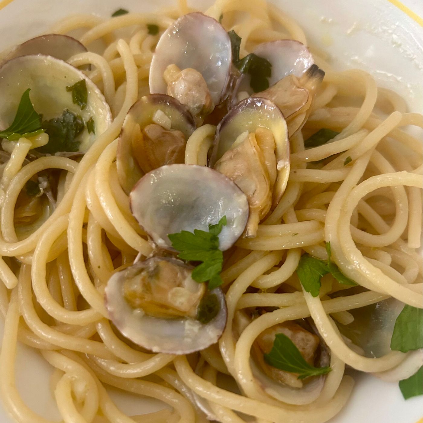 Spaghetti alle vongole: la mia ricetta facile e cremosa episode artwork