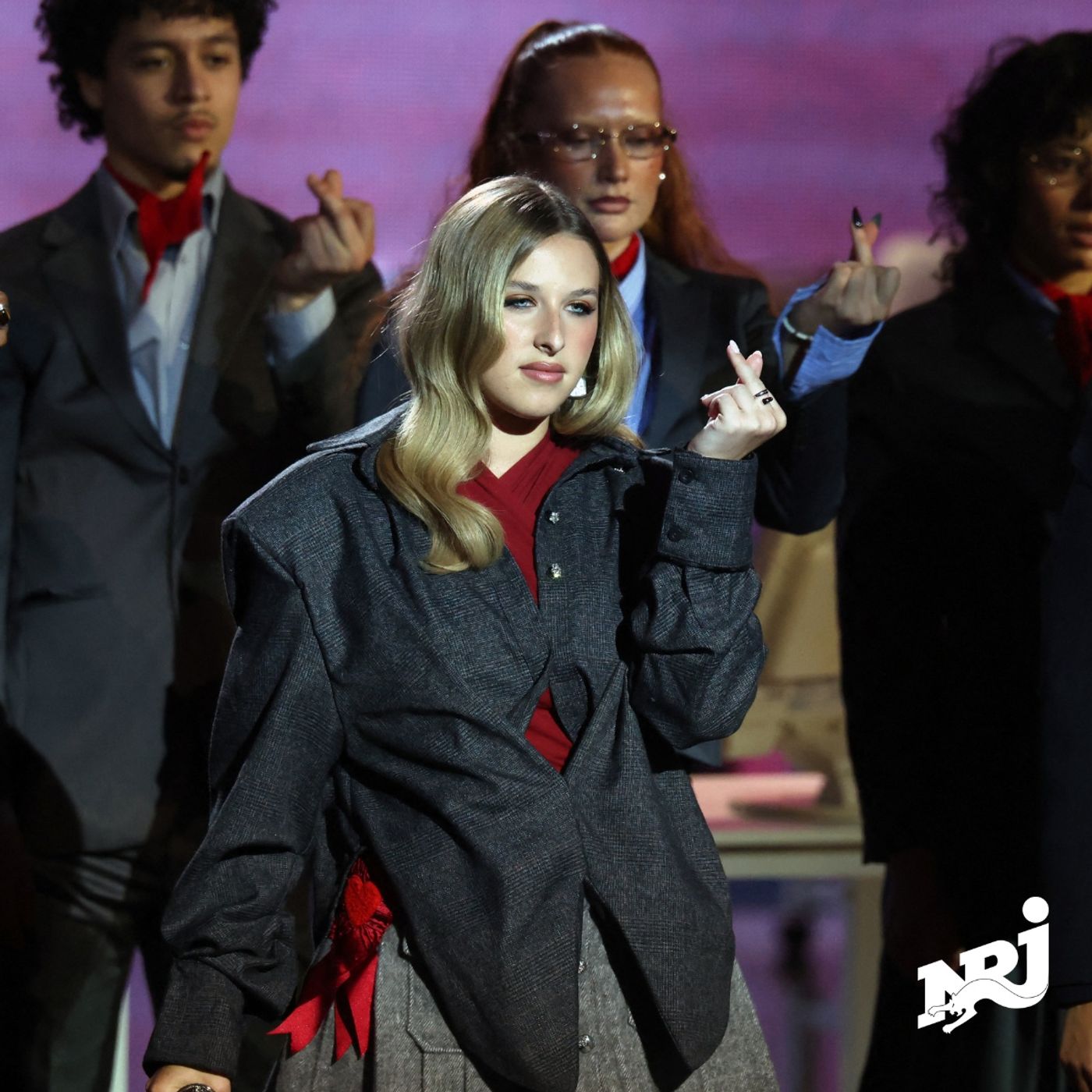 Helena annonce une pause: on vous dévoile ses projets ! episode artwork