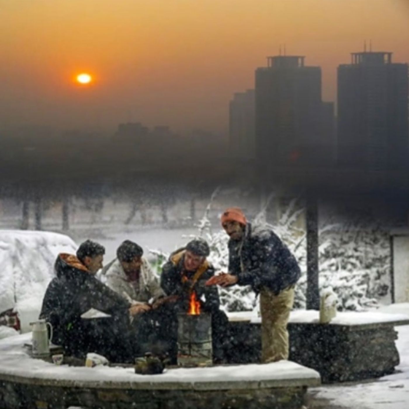 موج سرما و آلودگی هوا؛ تعطیلی در ۲۷استان