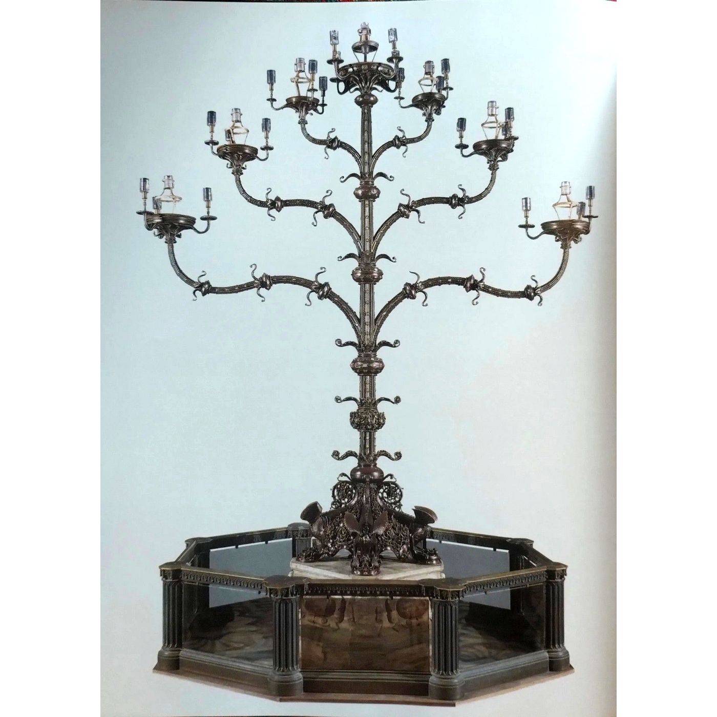 Il candelabro Trivulzio del Duomo di Milano «Terre d'Italia» di Cesare Brandi episode artwork