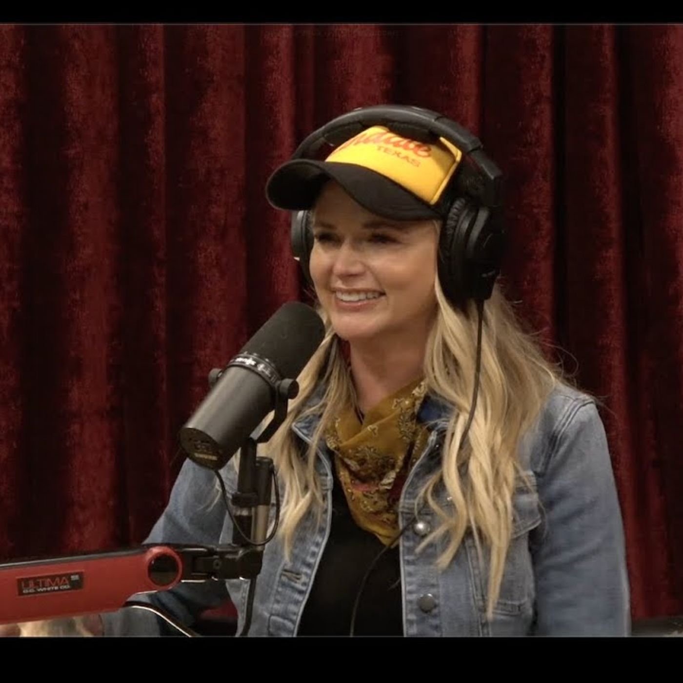 Joe Rogan Experience _2402 - Miranda Lambert(M4A_128K) episode artwork