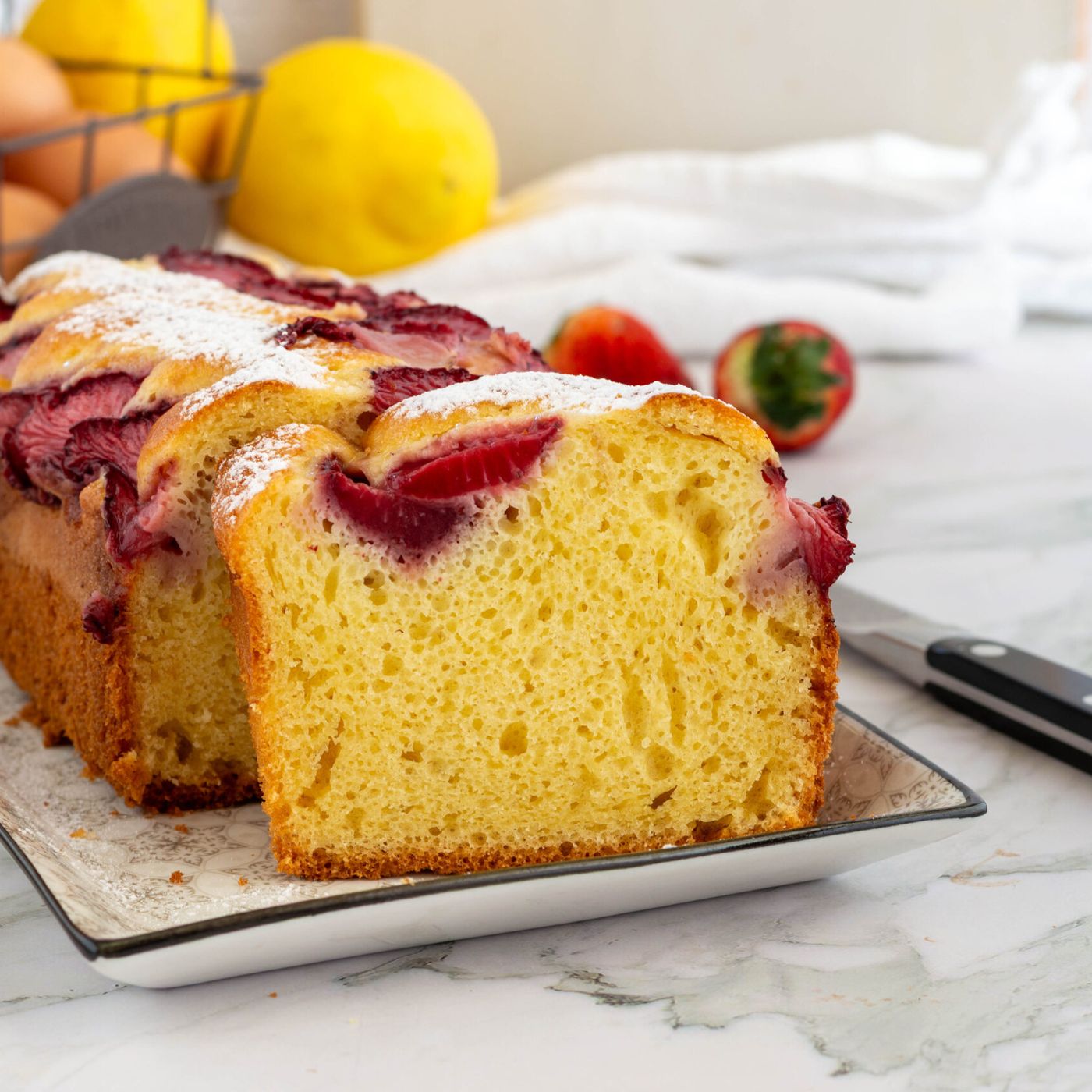 Plumcake alle fragole con farina di riso: soffice, senza glutine e pronto in 5 minuti episode artwork