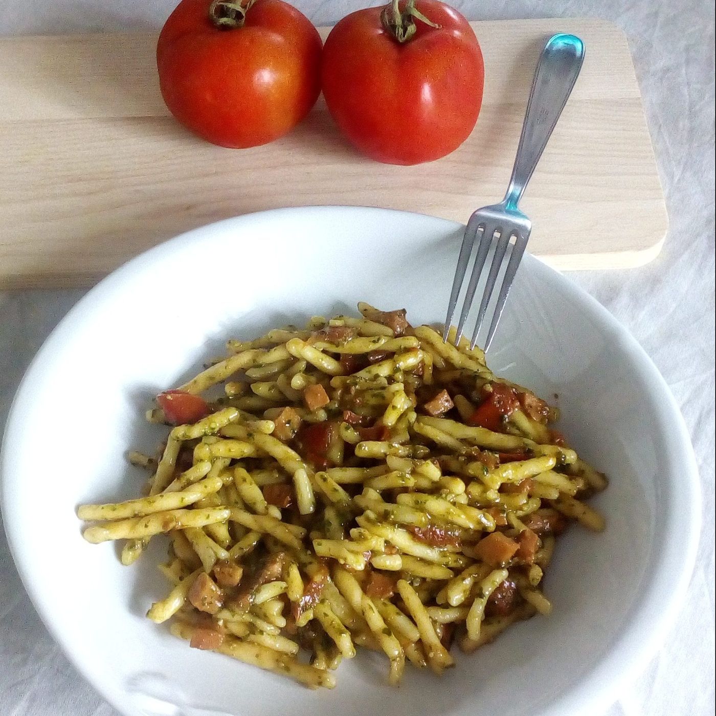 Trofie pesto alla genovese, pomodoro e prosciutto cotto episode artwork