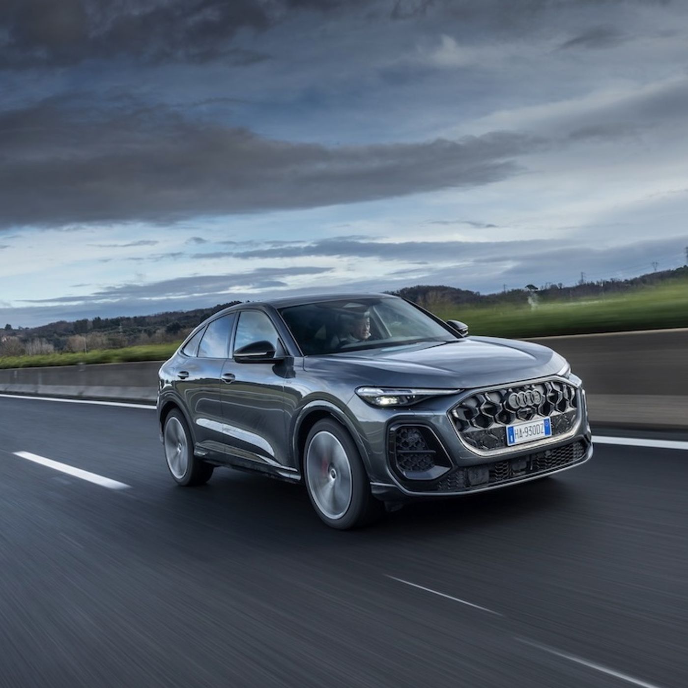 Audi Q5 e-hybrid quattro e Q5 Sportback e-hybrid quattro: il plug-in che allunga il viaggio Audi Q5 e-hybrid quattro e Q5 Sportback e-hybrid quattro: il plug-in che allunga il viaggio