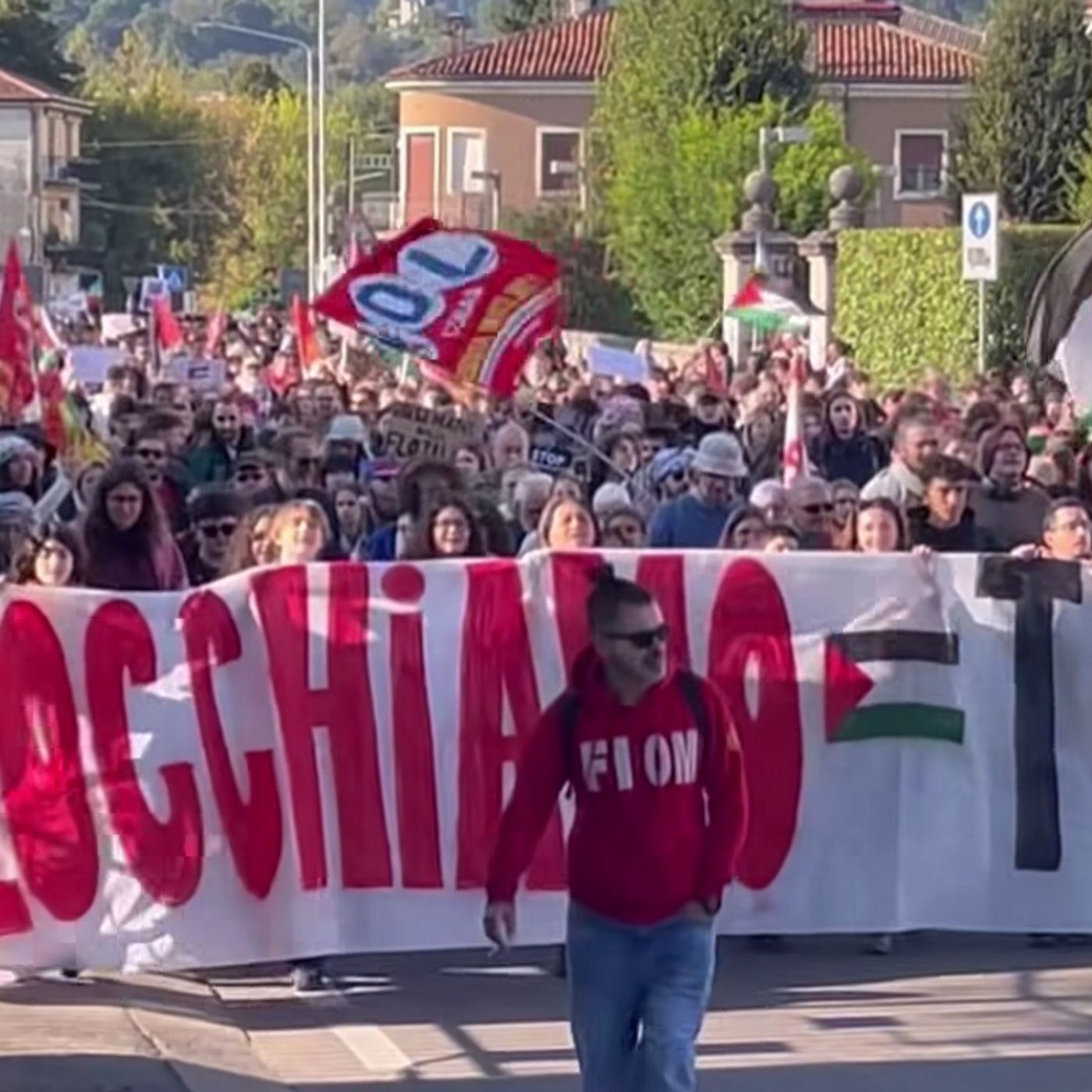 Sciopero pro Gaza, in diecimila sfilano e occupano Vicenza est e tangenziale