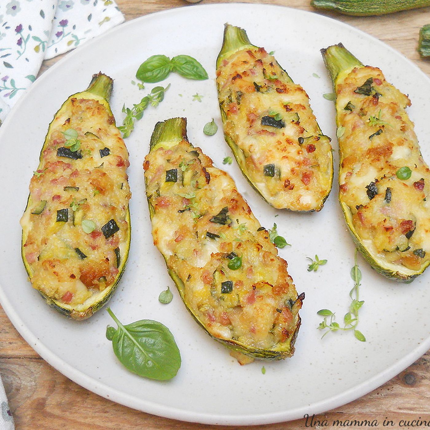 ZUCCHINE RIPIENE facilissime, morbide e saporite con cuore filante, al forno o friggitrice ad aria