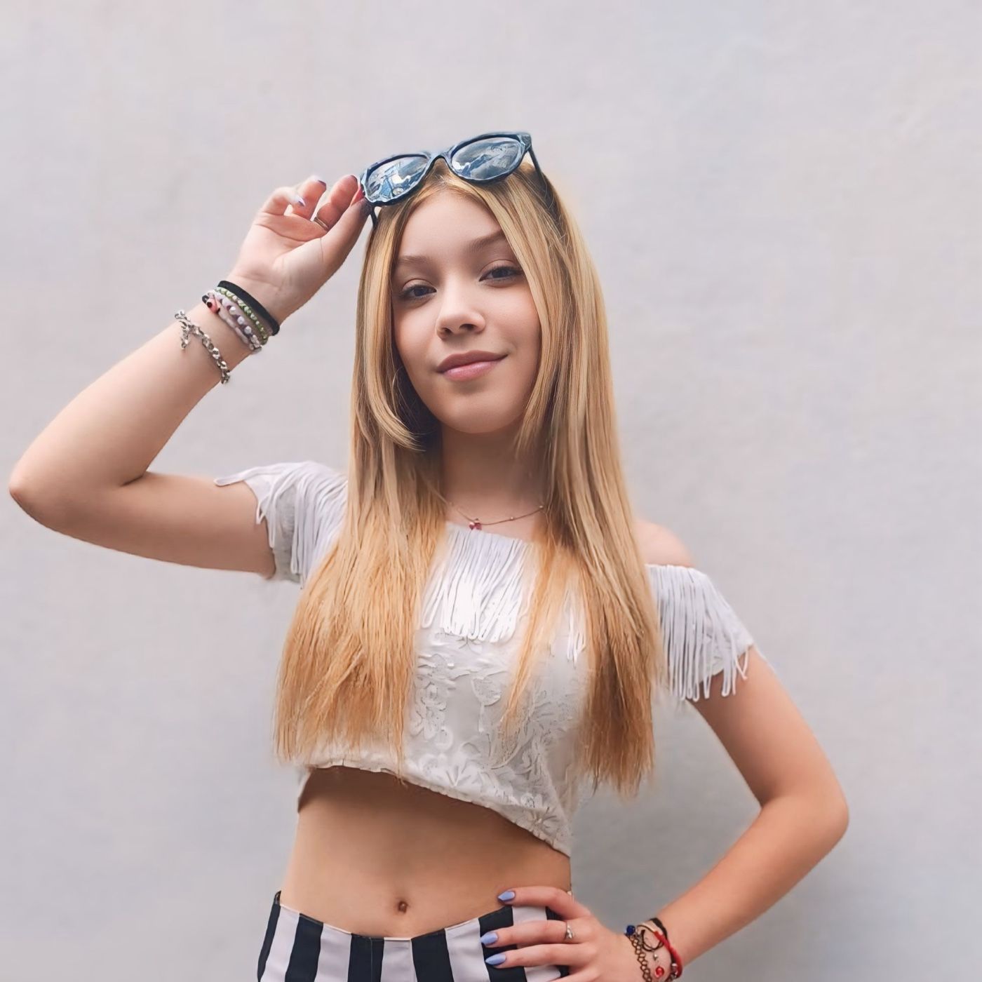 Entre Brochas Y Sombras