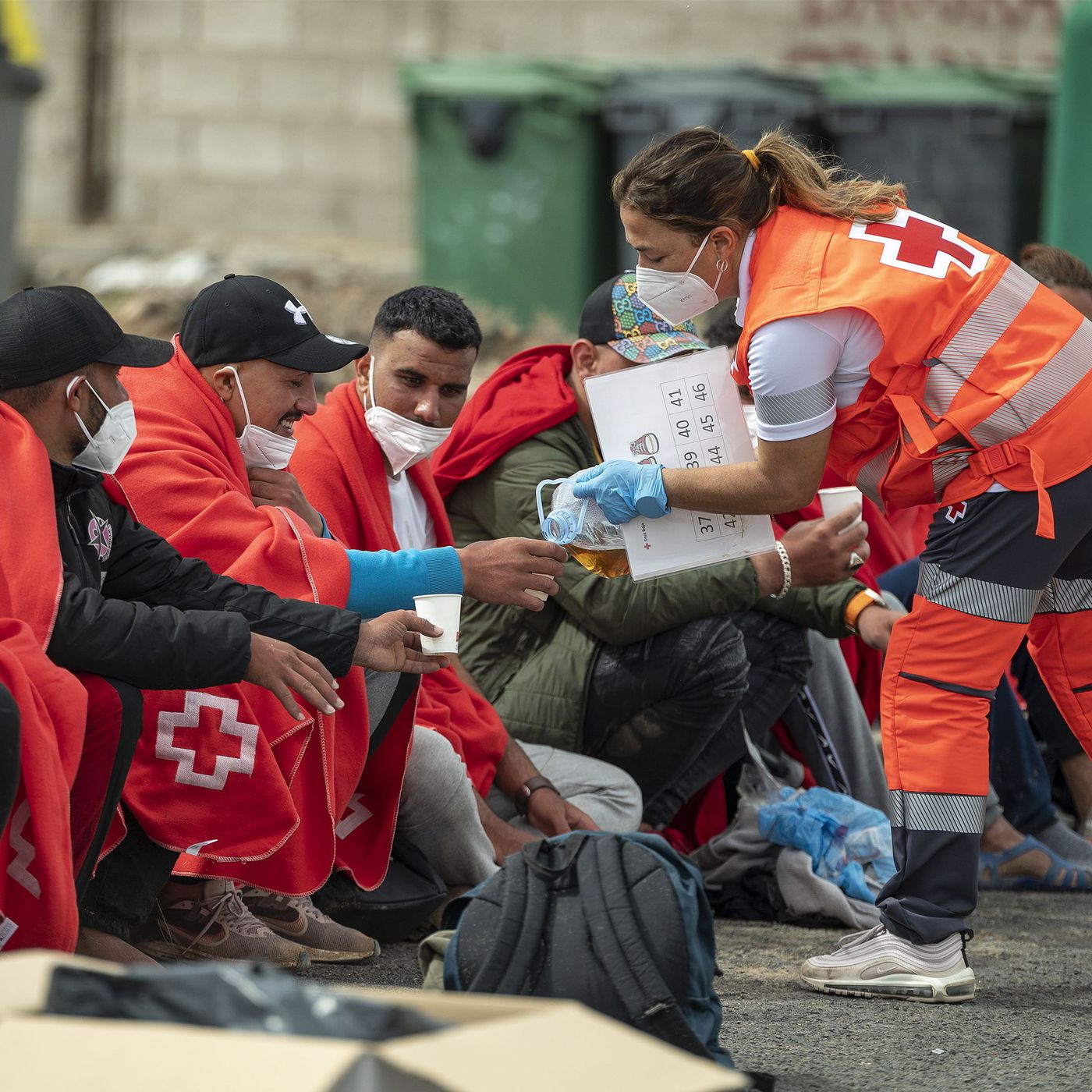 Un experto en inmigración alerta de que la inmensa mayoría de menas son adultos: "De 20 años en adelante"