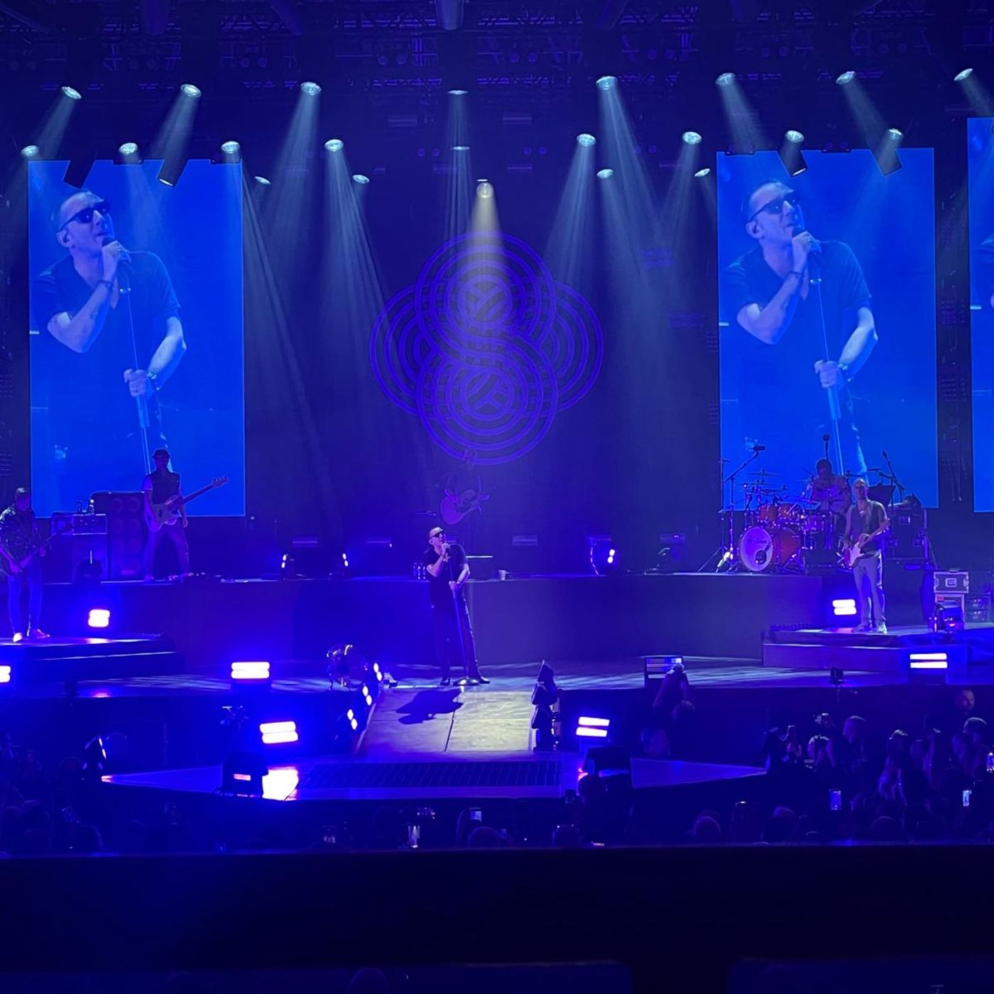 Spettacolando – Il ritorno dei Modà e del romanticismo di cui abbiamo ancora bisogno