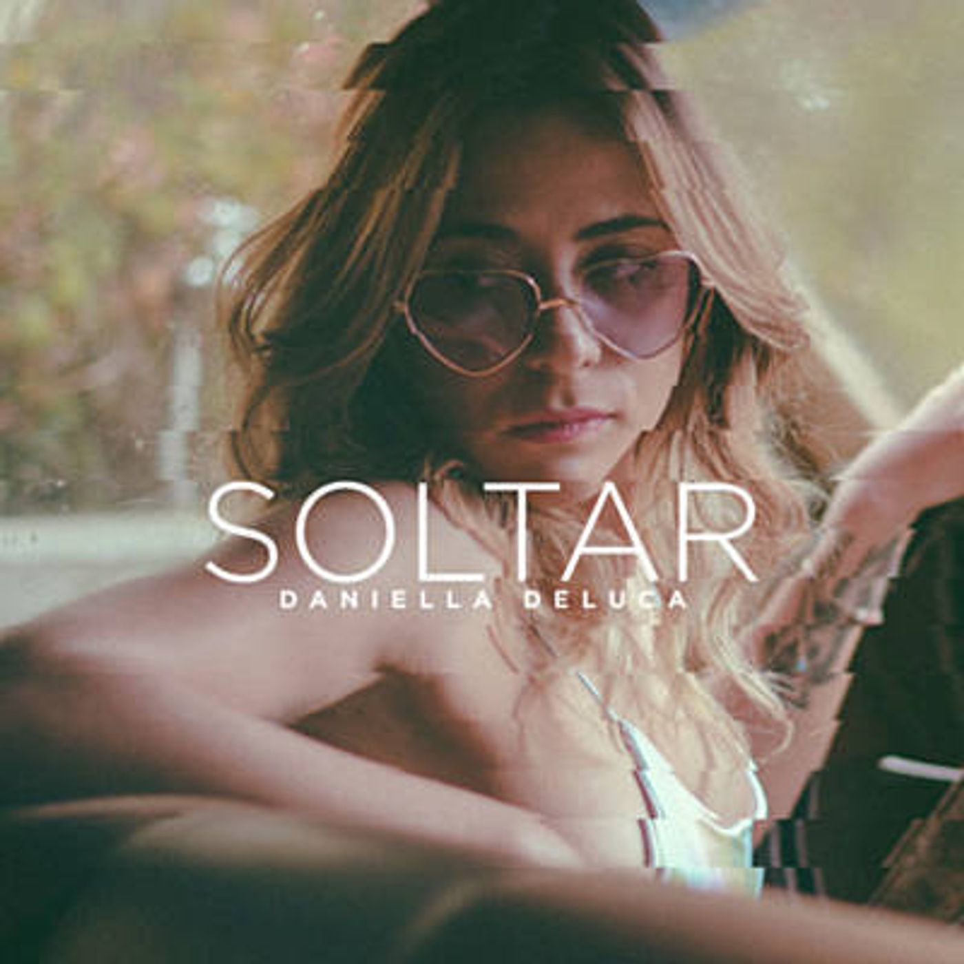 La cantante Daniella Deluca presenta su single 'Soltar' episode artwork