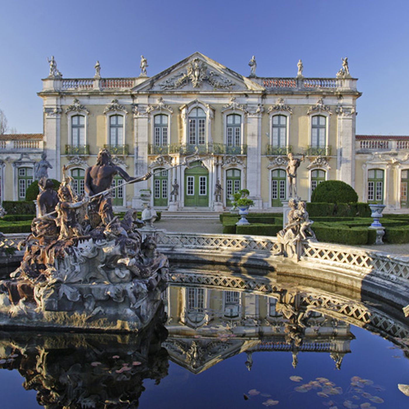 The Queluz Palace, Where Pineapples Were Planted by Portugal's King! Thanks T-Duck (-: #portugal #palace