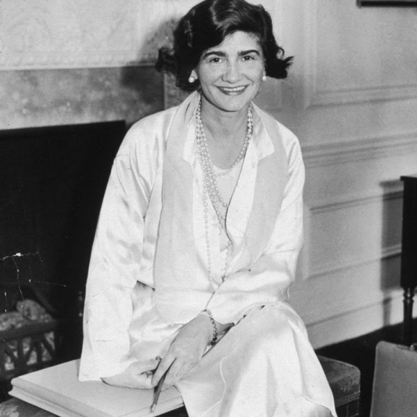 Coco Chanel: vita e stile della donna che ha rivoluzionato la moda episode artwork