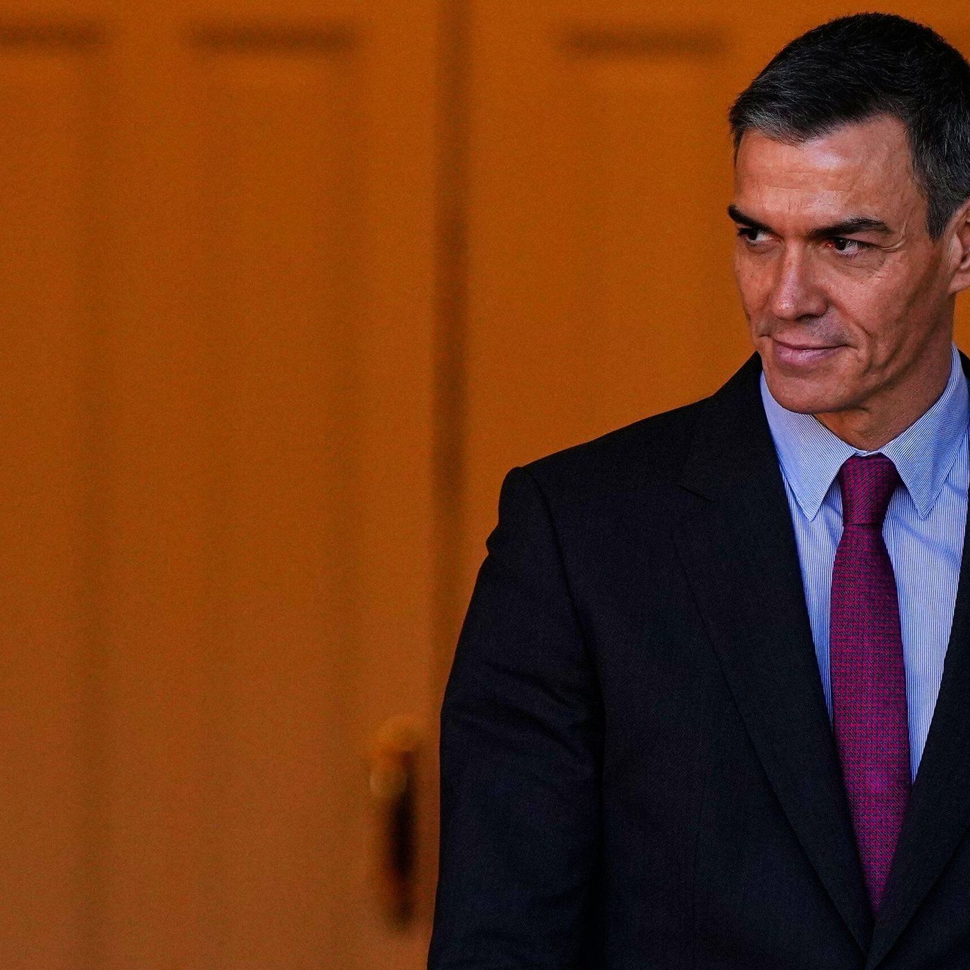 Editorial de Carlos Cuesta: La hemeroteca retrata la corrupción sanchista