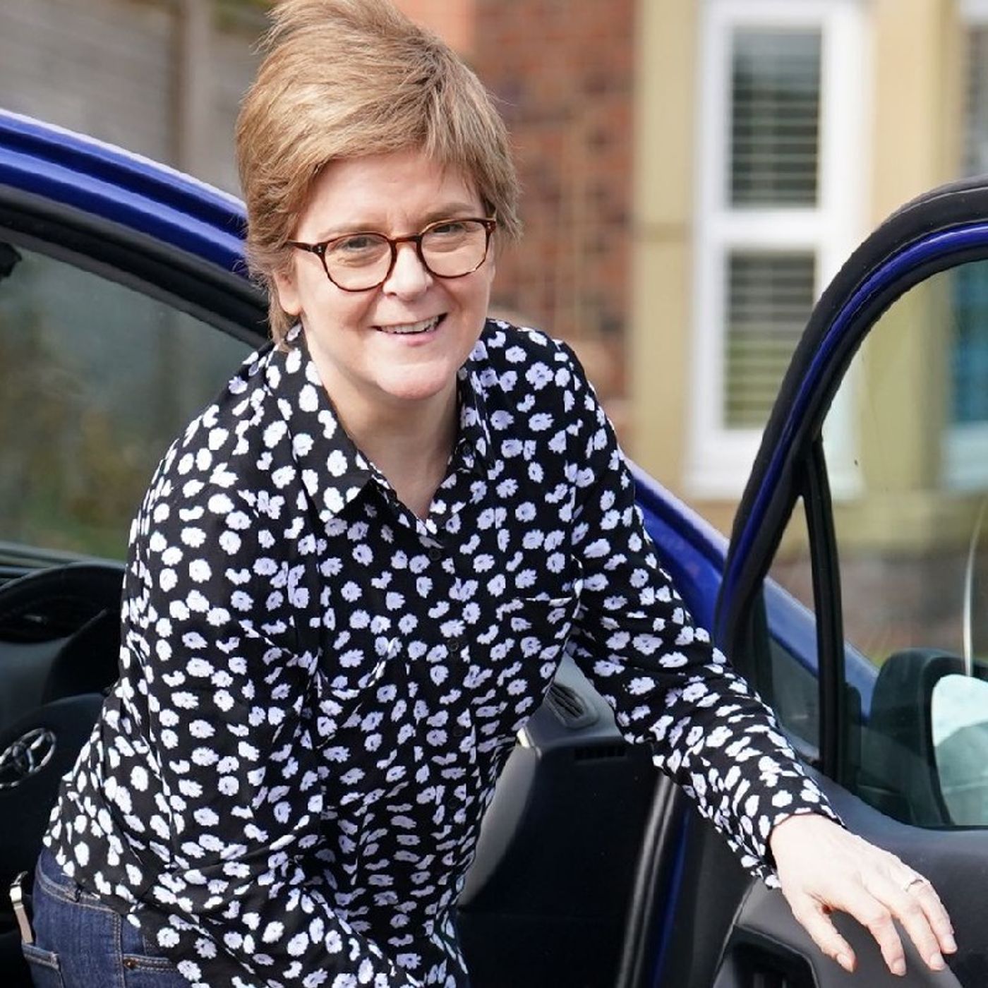 #BREAKING: Nicola Sturgeon: Scotland's ex-first minister in custody after being arrested in connection with SNP investigation