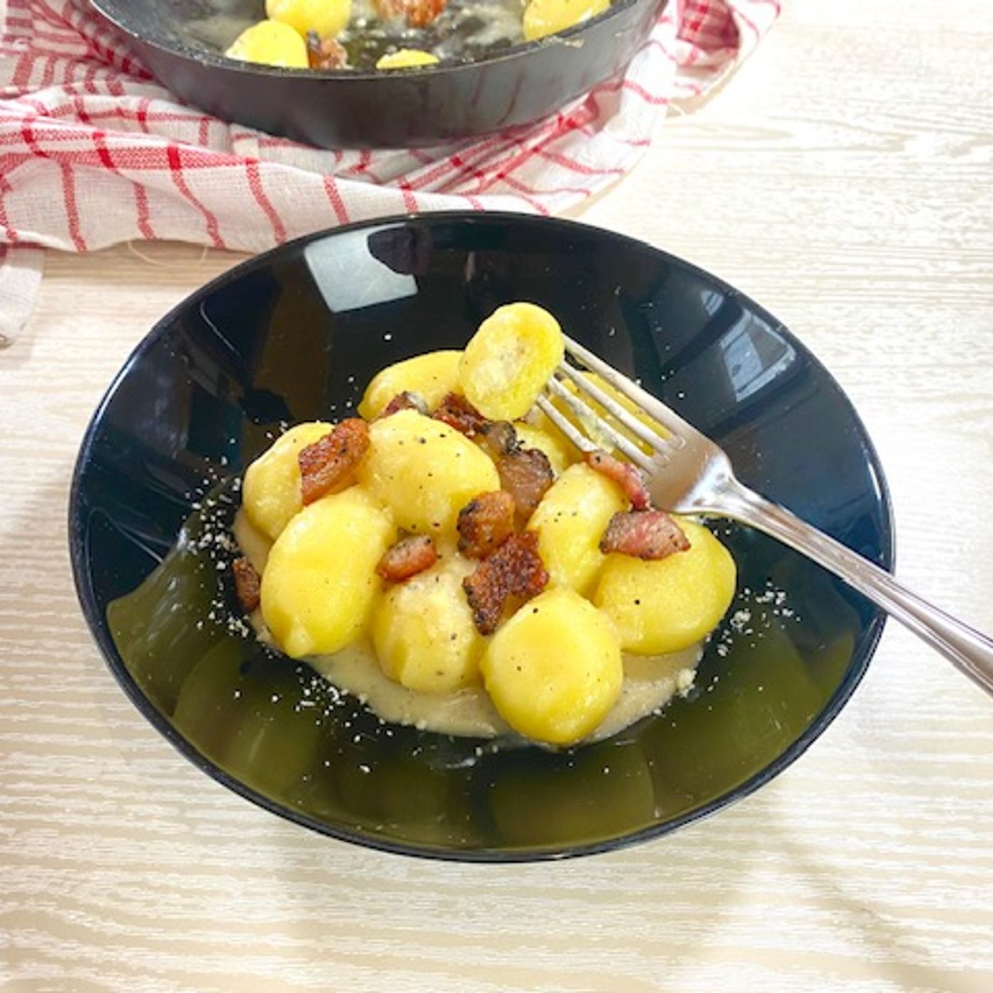 Gnocchi ripieno al caccio e pepe episode artwork