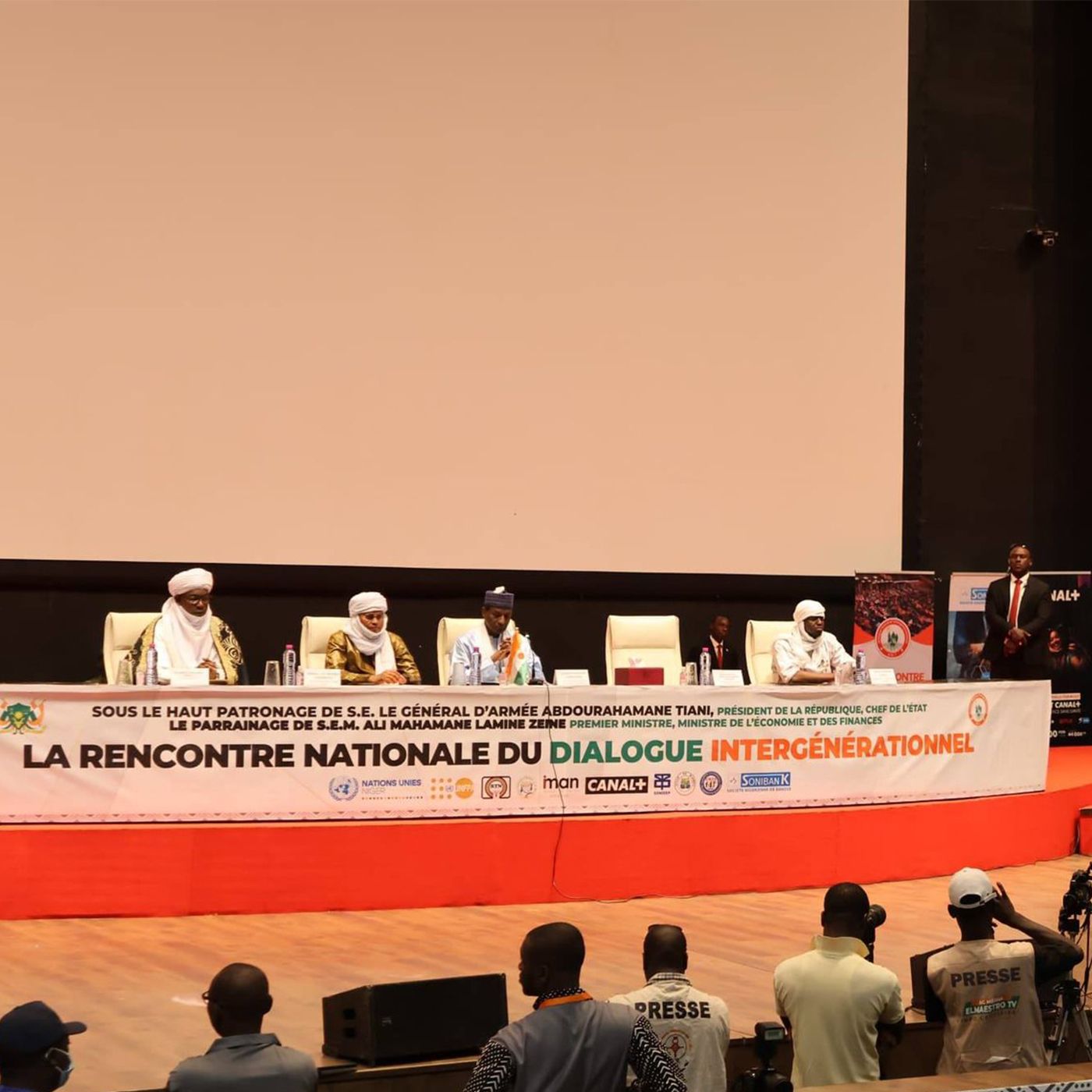 Le journal du 30 décembre : À Niamey, Dialogue national intergénérationnel et appel à la prudence sur les routes episode artwork