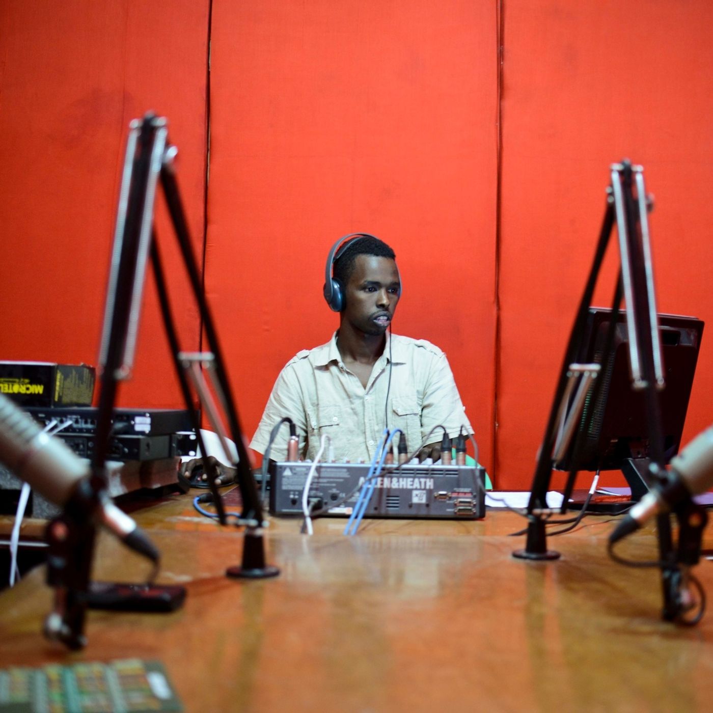 Le journal du 4 novembre 2025 - Trois journalistes placés sous mandat de dépôt à Kollo après leur comparution à Niamey episode artwork