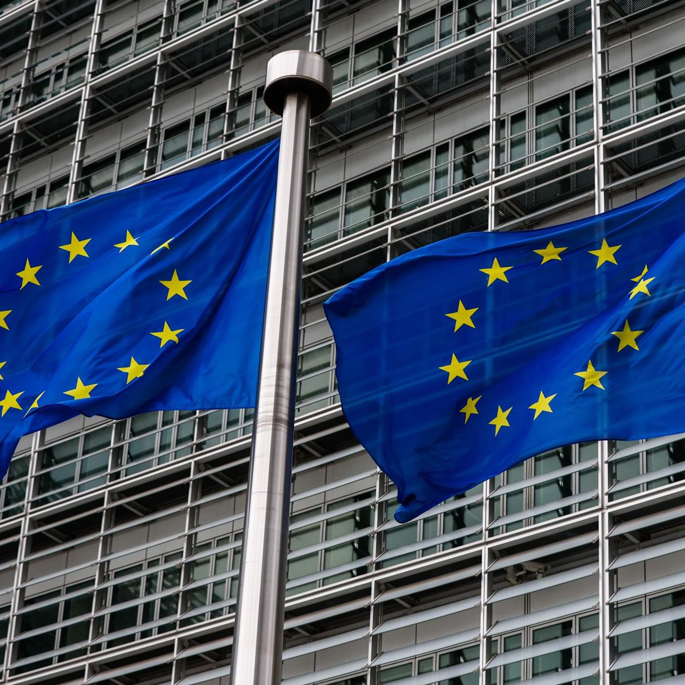 El problema de la “maraña regulatoria europea” que frena el crecimiento económico en la UE episode artwork