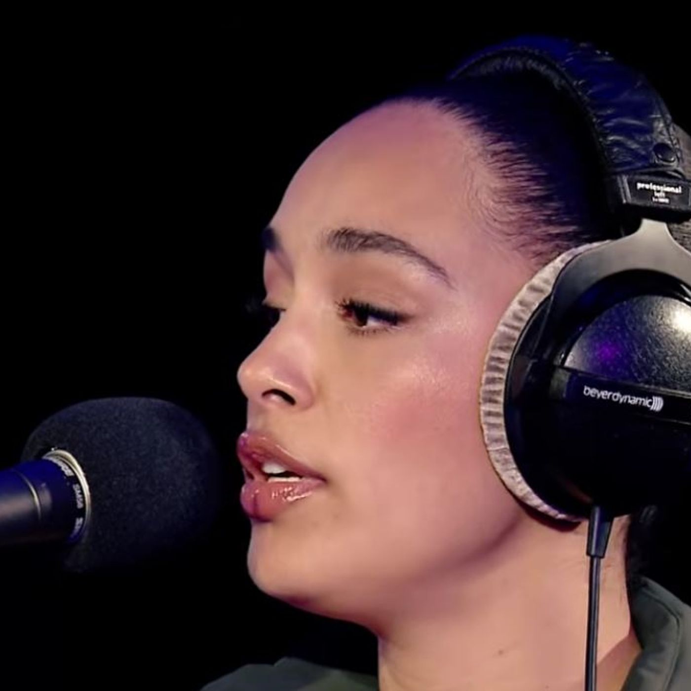 A Couple Minutes - Jorja Smith (Olivia Dean Cover in the BBC Live Lounge) Commentary episode artwork