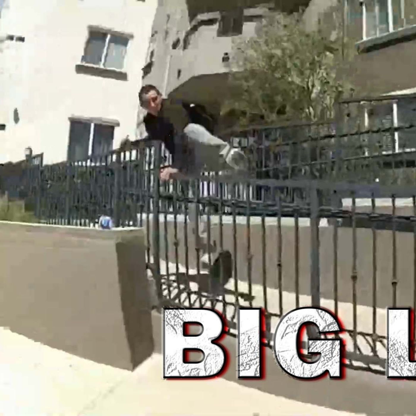 Knifeman Leaps Over Railing To Take A Stab At Officer On Video! S08E175 episode artwork
