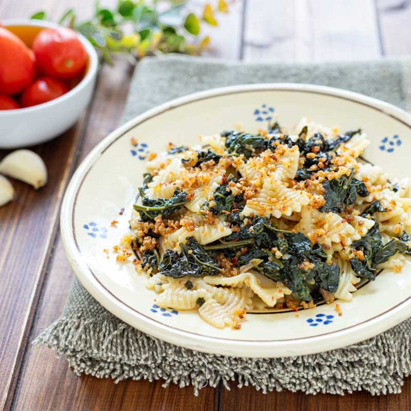 Pasta con cavolo nero acciughe e pangrattato episode artwork