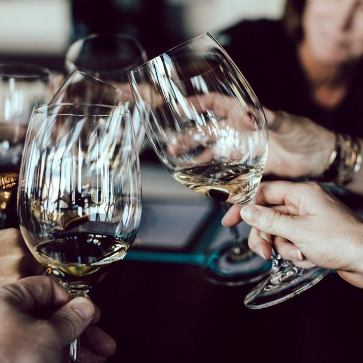 ‘Hvor vi spiser': Sommelier Henrik Levinsen fortæller om vin og rus under den gode middag episode artwork
