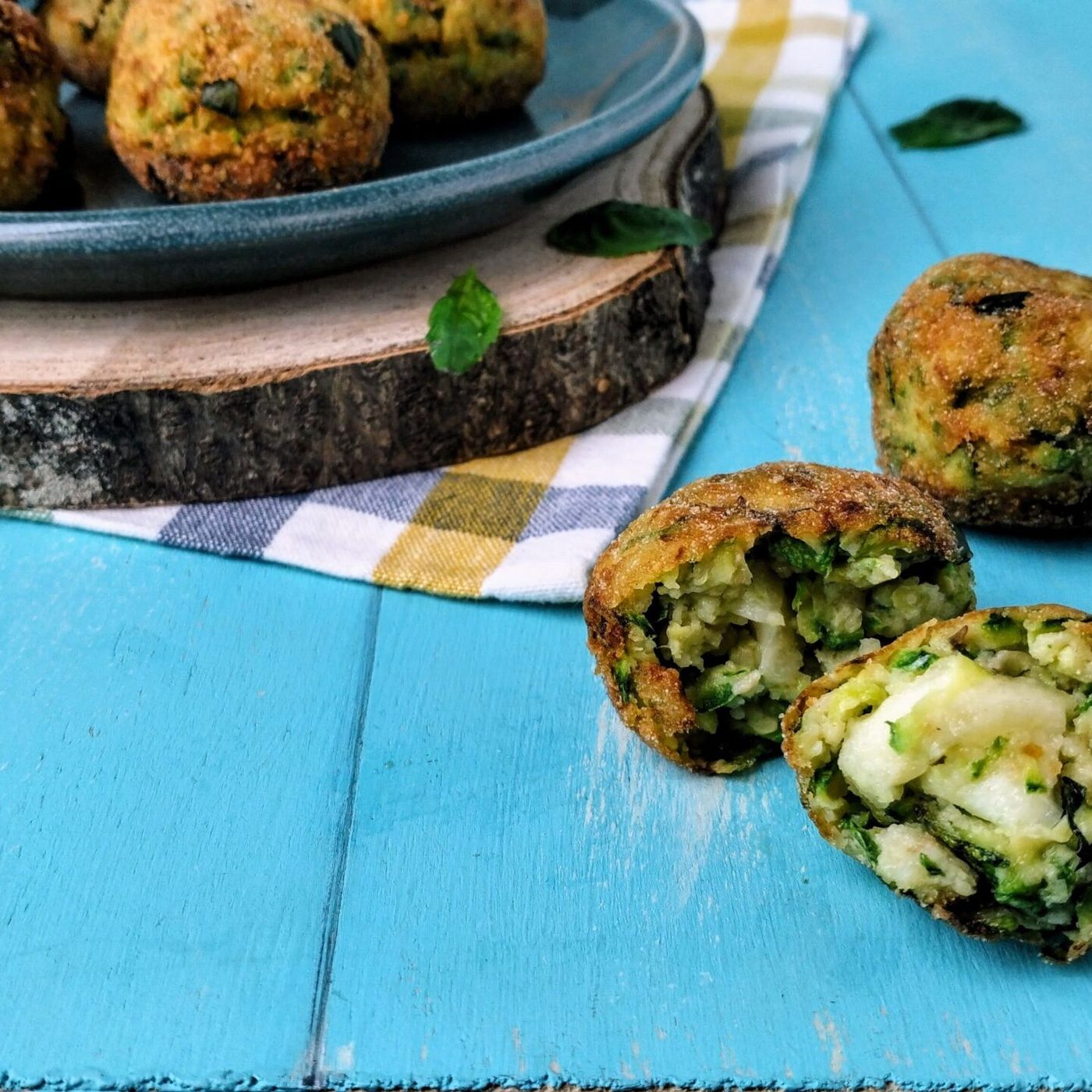 Polpette di zucchine e scamorza: irresistibili bocconcini ricchi di gusto e freschezza. episode artwork