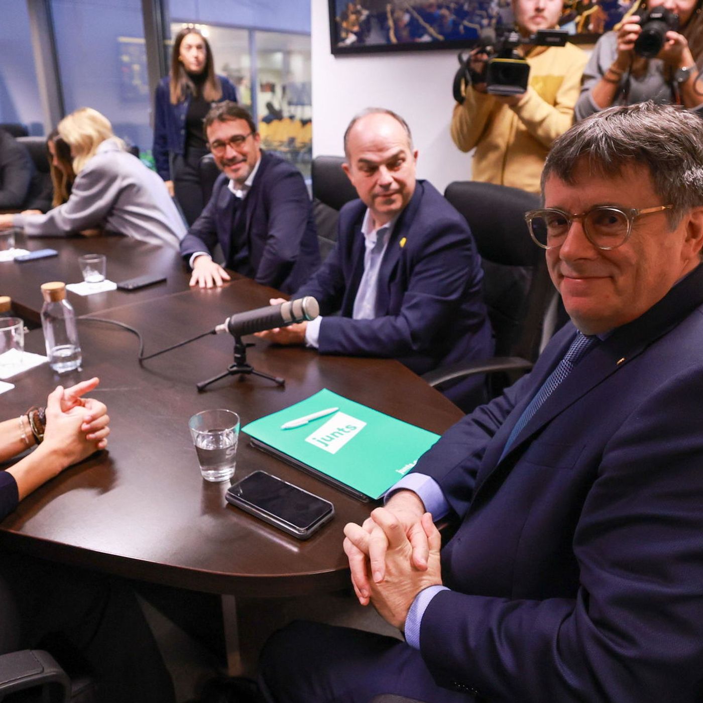 Es Noticia: Puigdemont exige a Sánchez una reunión en Suiza