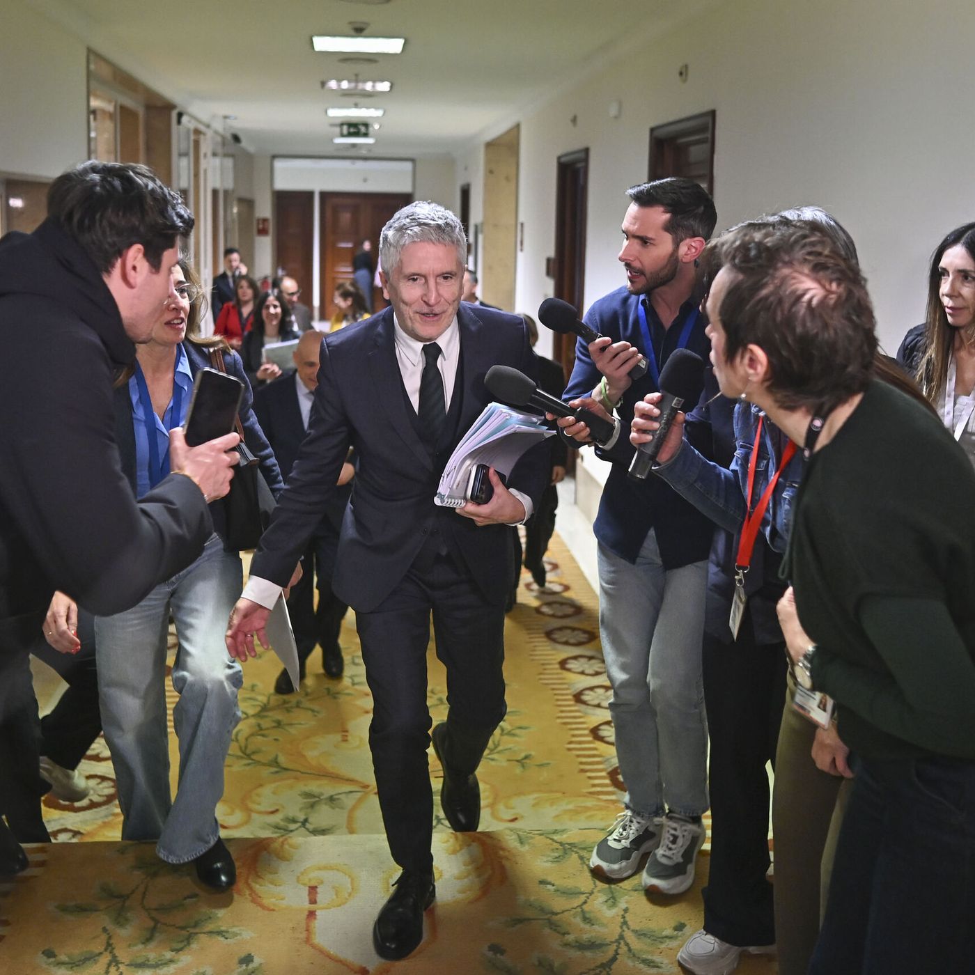 Tertulia de Cuesta: Marlaska no dimite pese a la cascada de denuncias contra altos cargos policiales