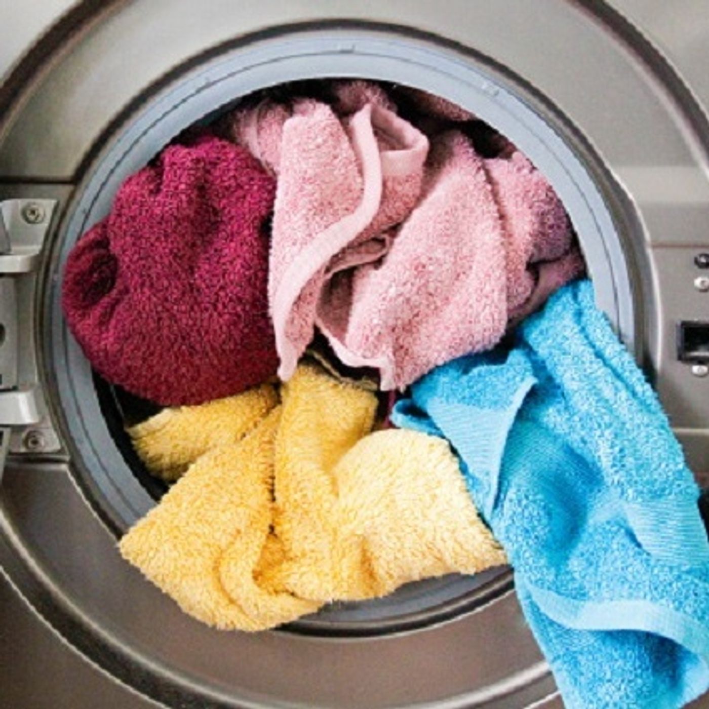 (Joke of the Day) Steve and his wife have an argument over laundry episode artwork