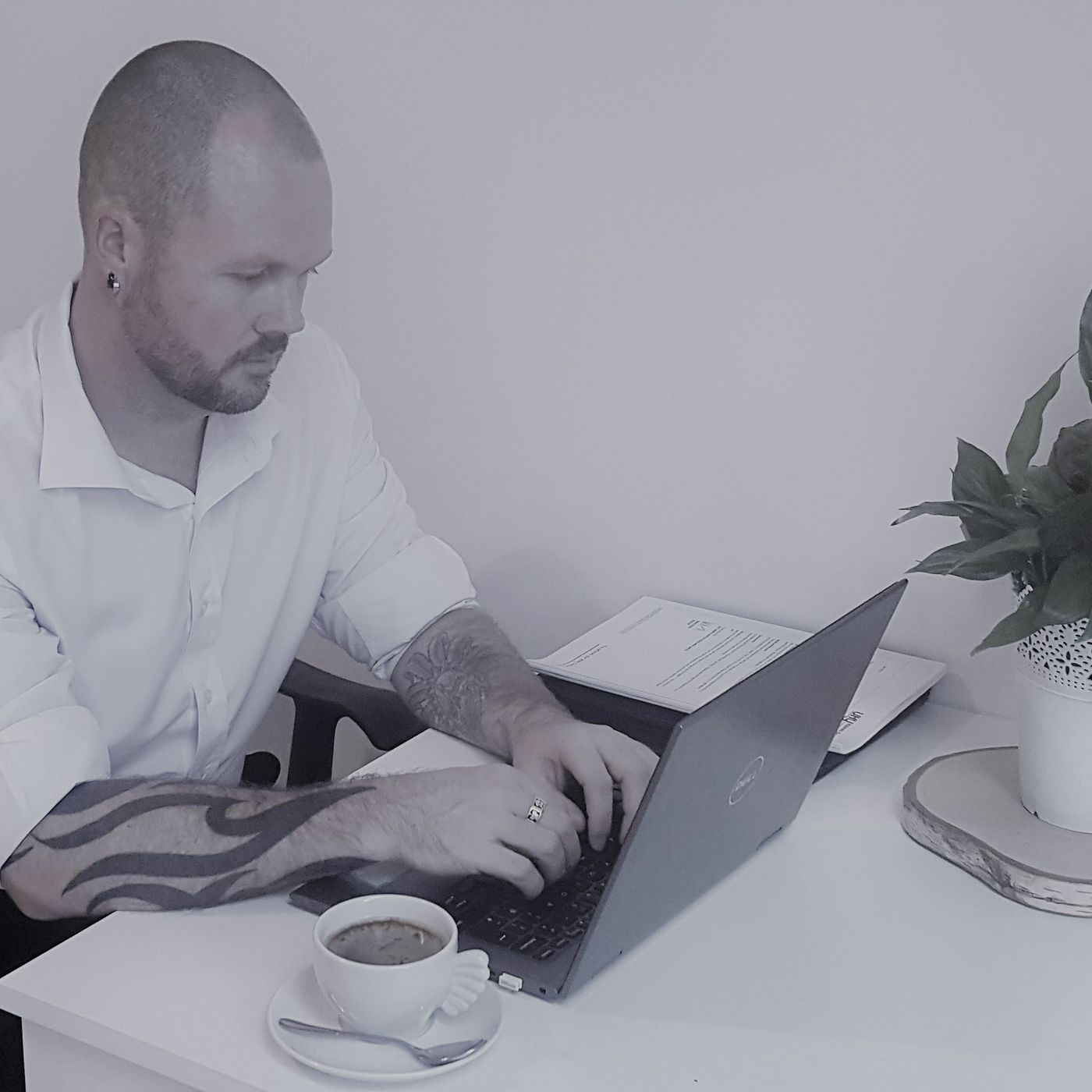 BROJO: Confidence. Clarity. Connection.